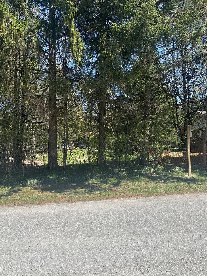 14 MacTavesh Crescent, Bluewater, ON N0M 1G0