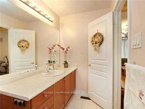 6 Tennant Drive, Brampton, ON L6R 0E5