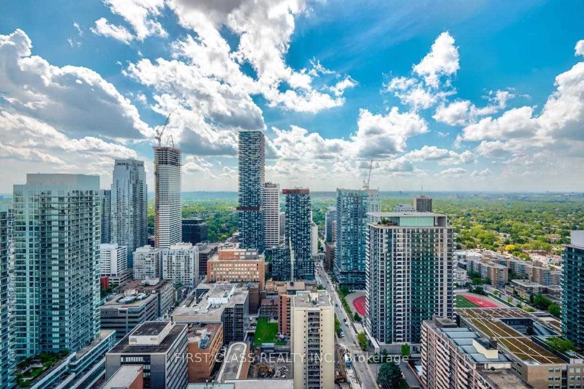2 Bedrooms Condo at 161 Roehampton,  Toronto For sale