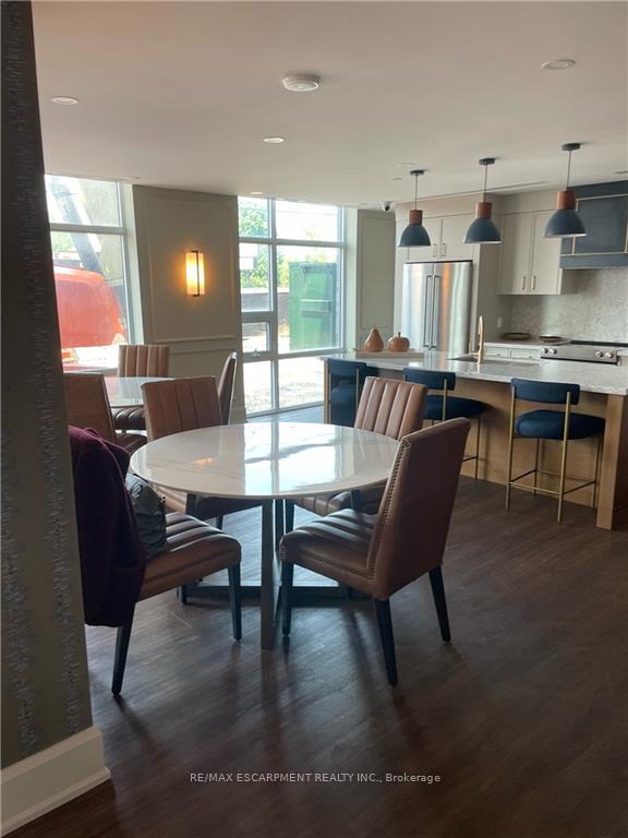 1 Bedroom Condo at 460 Dundas,  Hamilton For sale