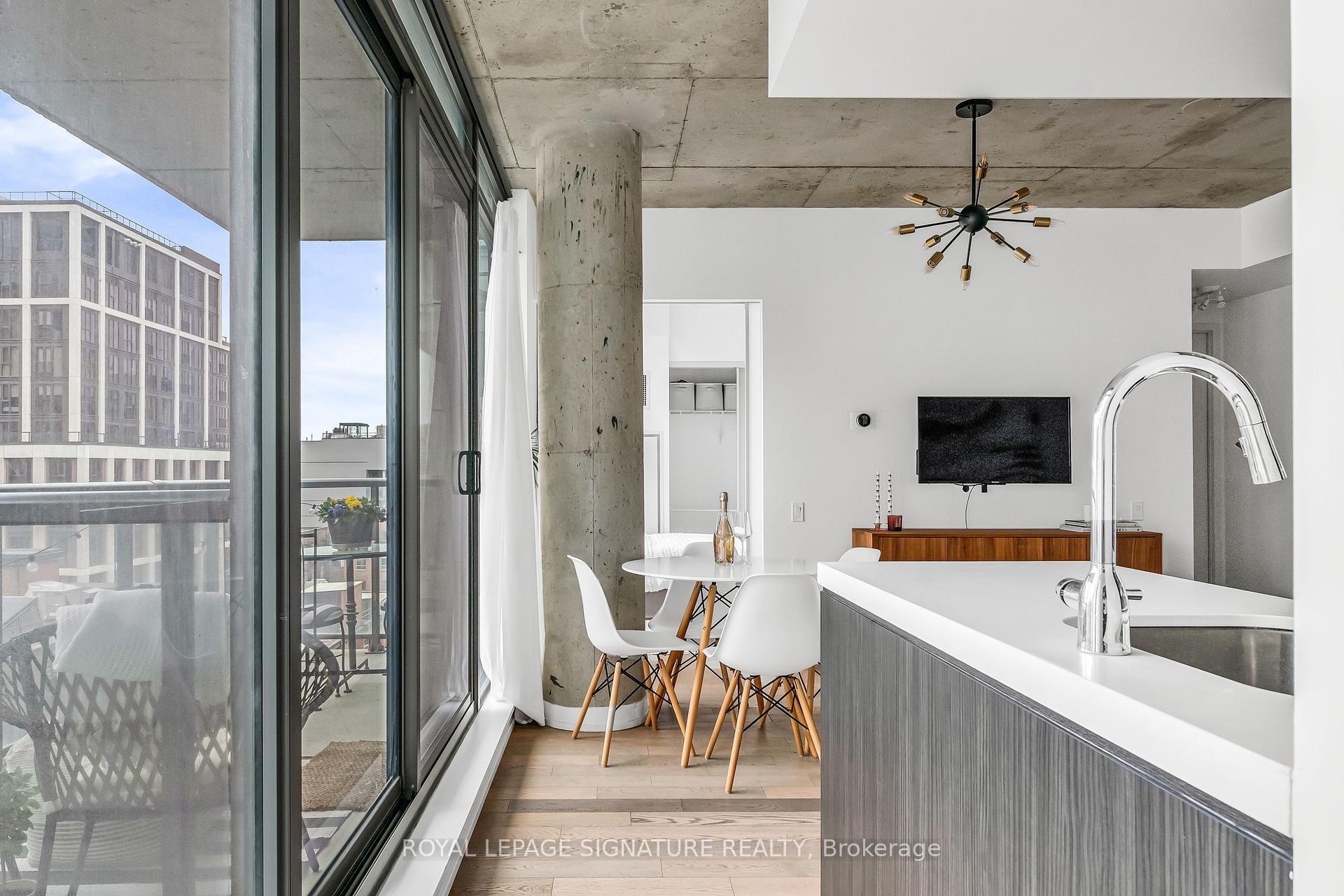 1 Bedroom Condo at 461 Adelaide, Toronto For sale