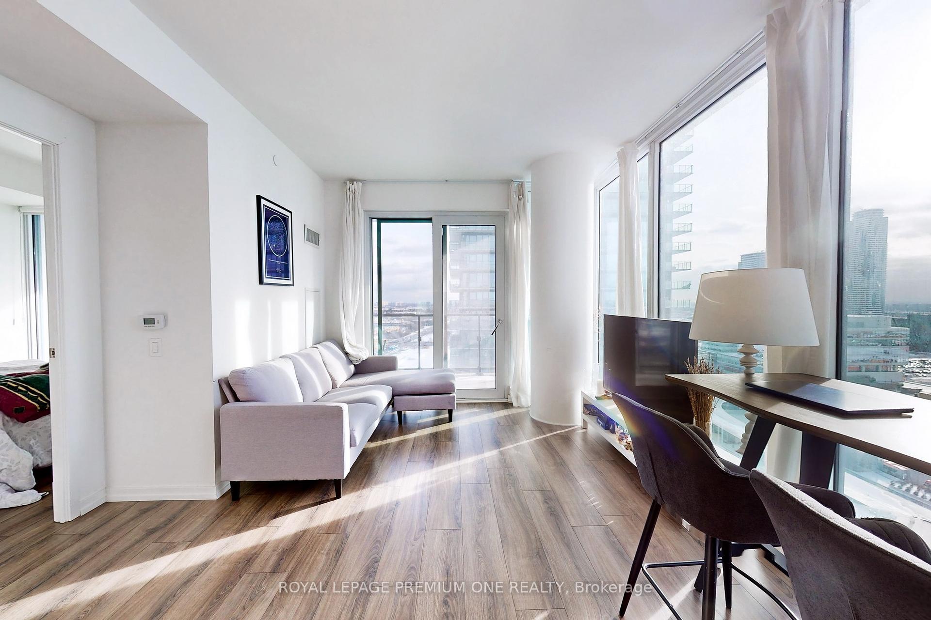 2 Bedrooms Condo at 1000 Portage,  Vaughan For sale