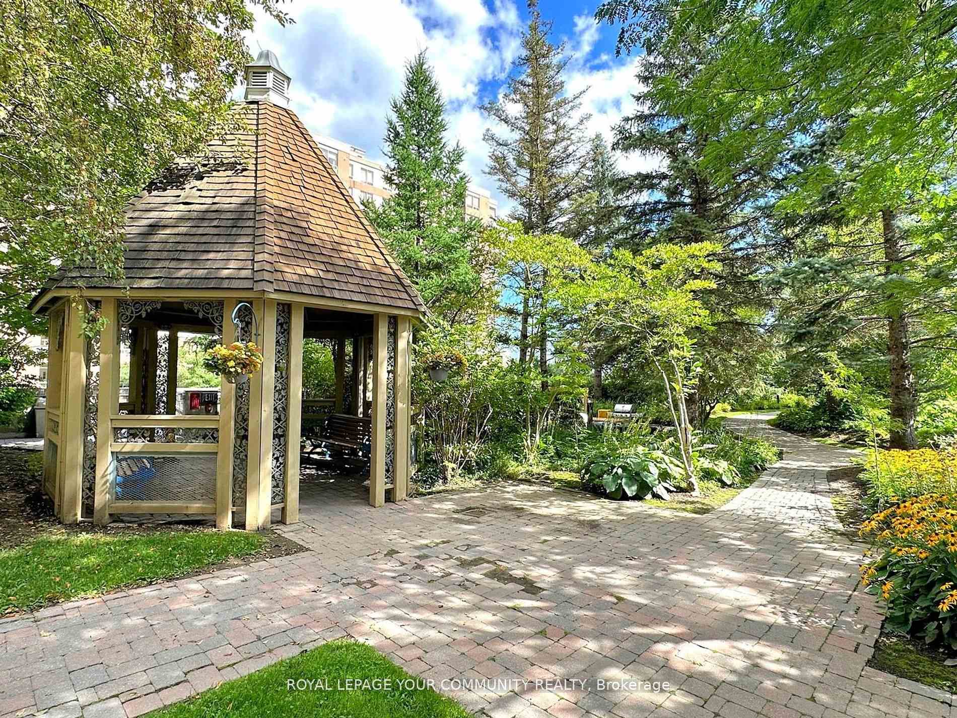 2 Bedrooms Condo at 15 Northtown,  Toronto For sale