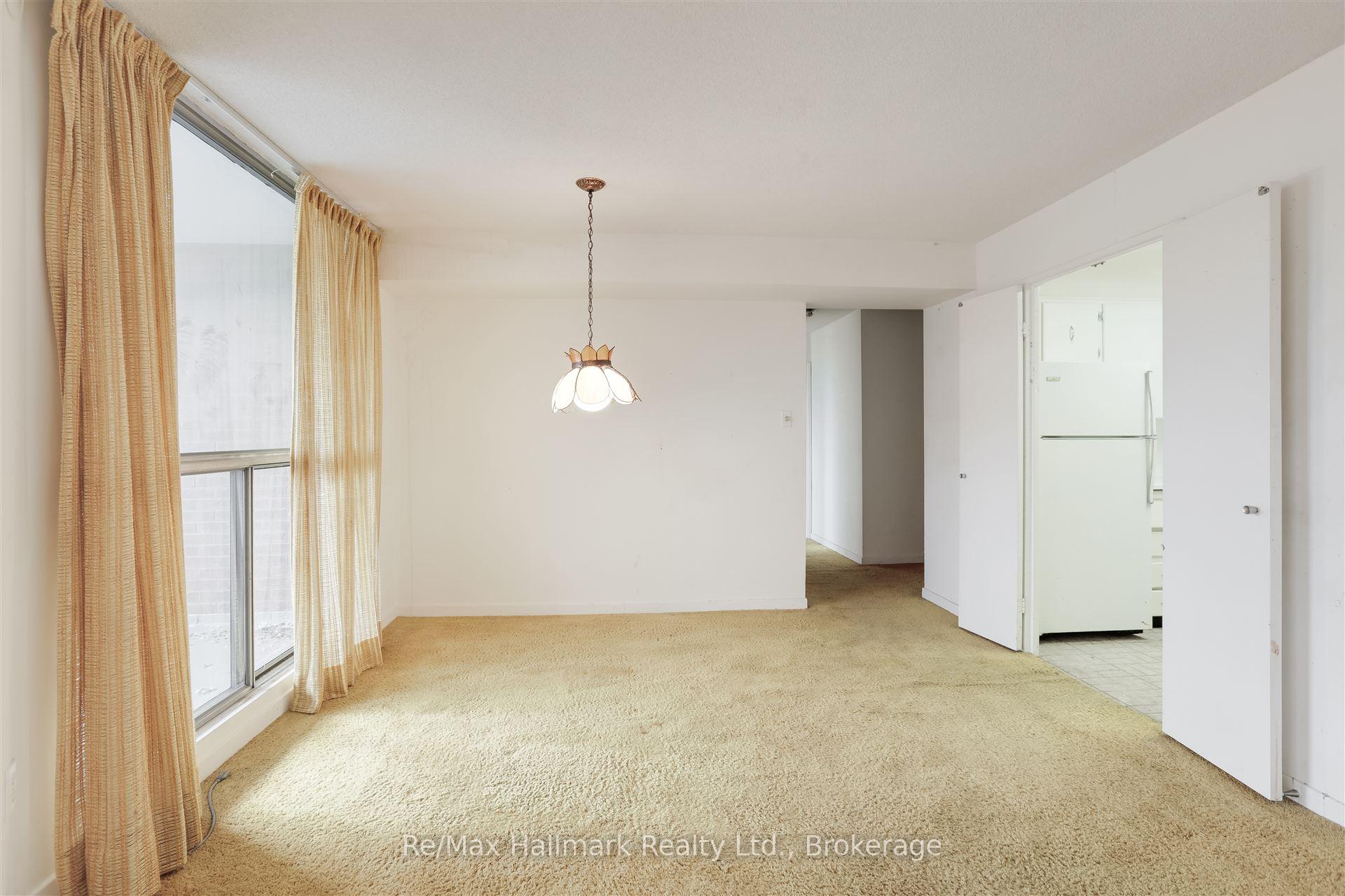 2 Bedrooms Condo at 1580 Mississauga Valley,  Mississauga For sale