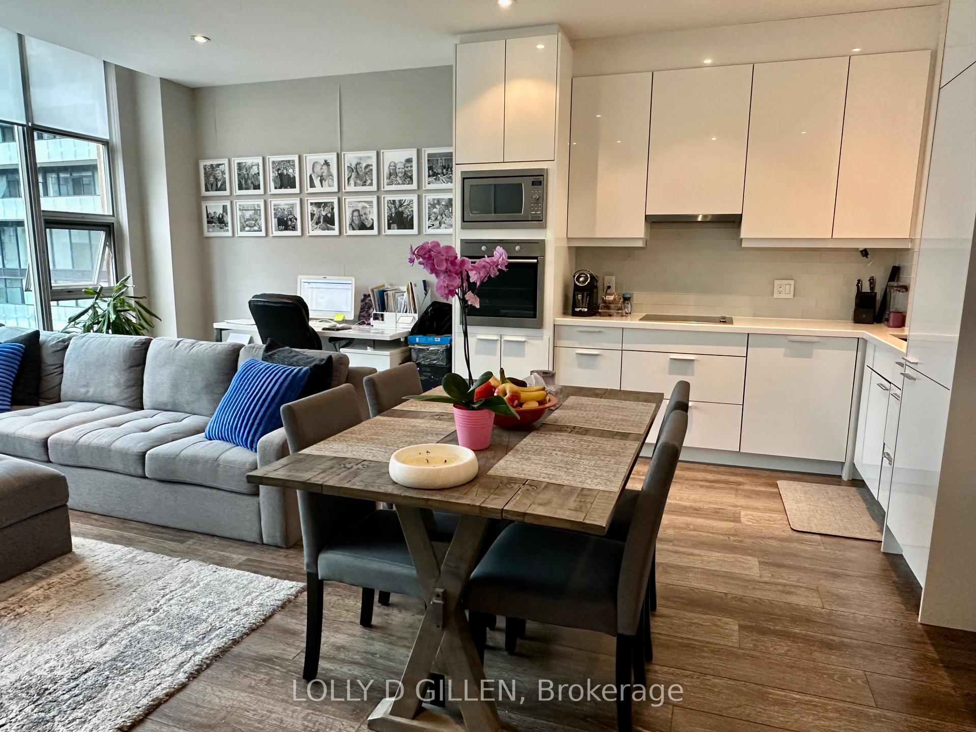 2 Bedrooms Condo at 188 Eglinton, Toronto For sale