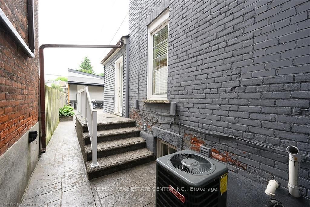 161 Oak Avenue