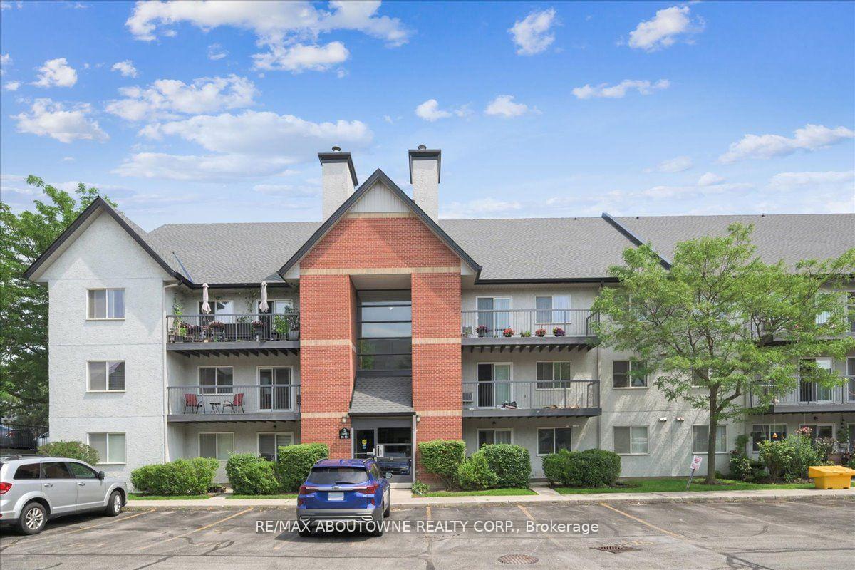 3 Bedrooms Condo at 1450 Glen Abbey, Oakville For sale