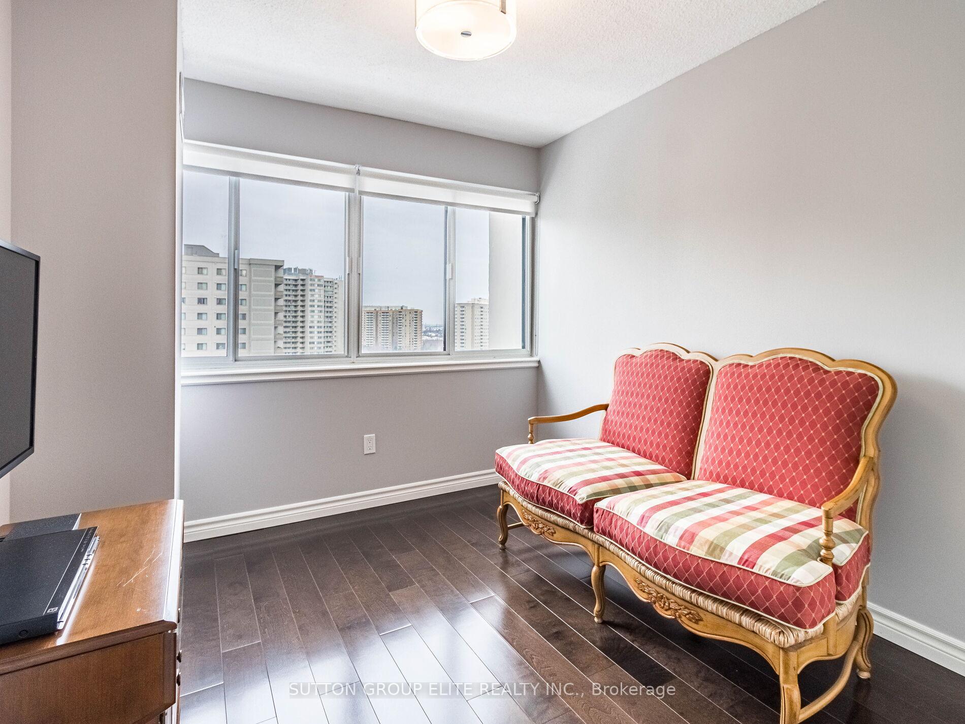 2 Bedrooms Condo at 50 Elm, Mississauga For sale