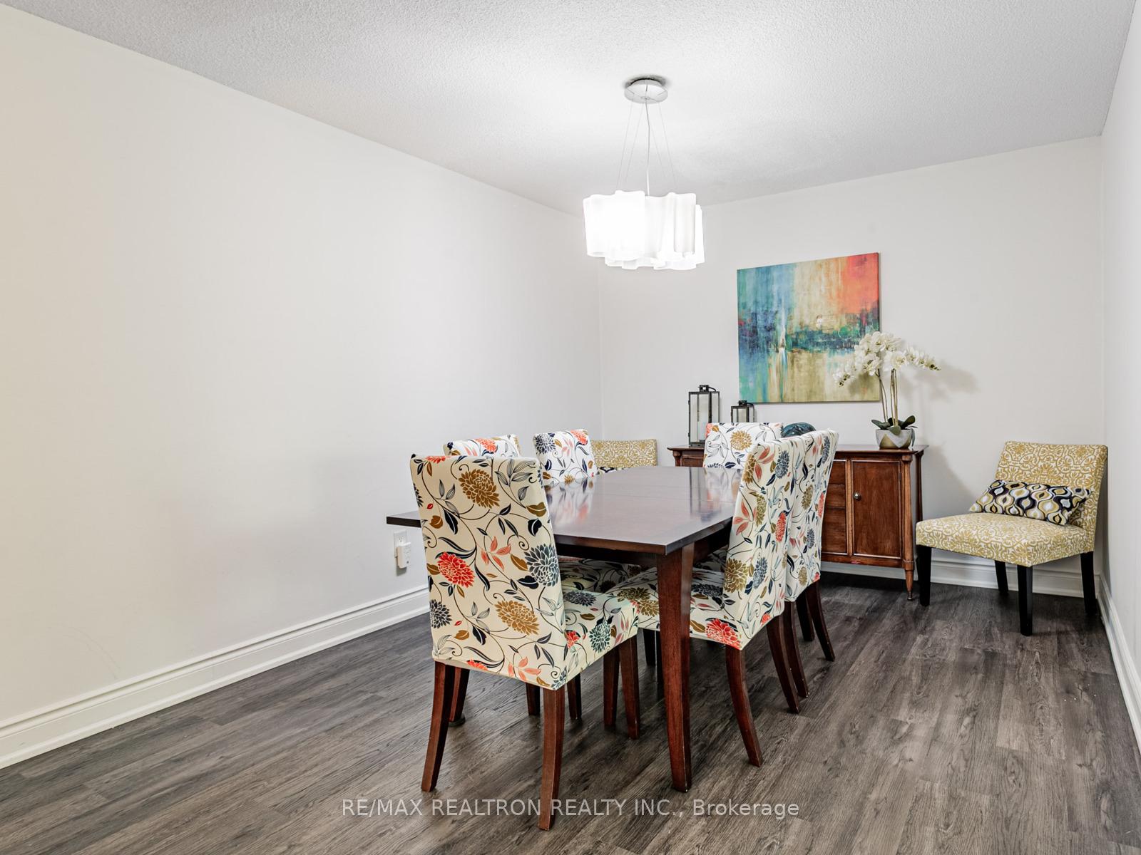 2 Bedrooms Condo at 22 Shallmar, Toronto For sale