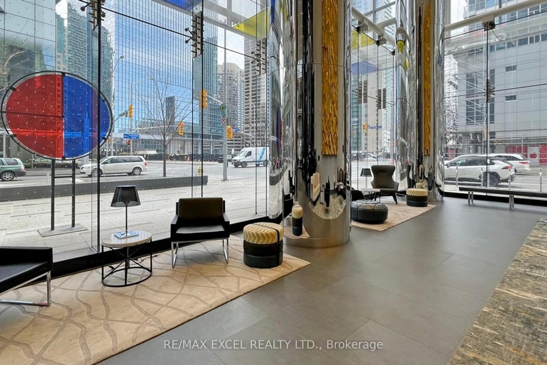 2 Bedrooms Condo at 10 York, Toronto For sale