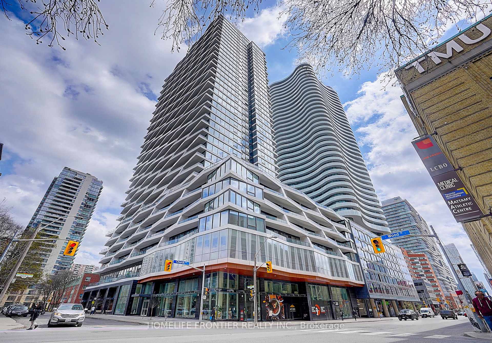 2 Bedrooms Condo at 85 Wood,  Toronto For sale