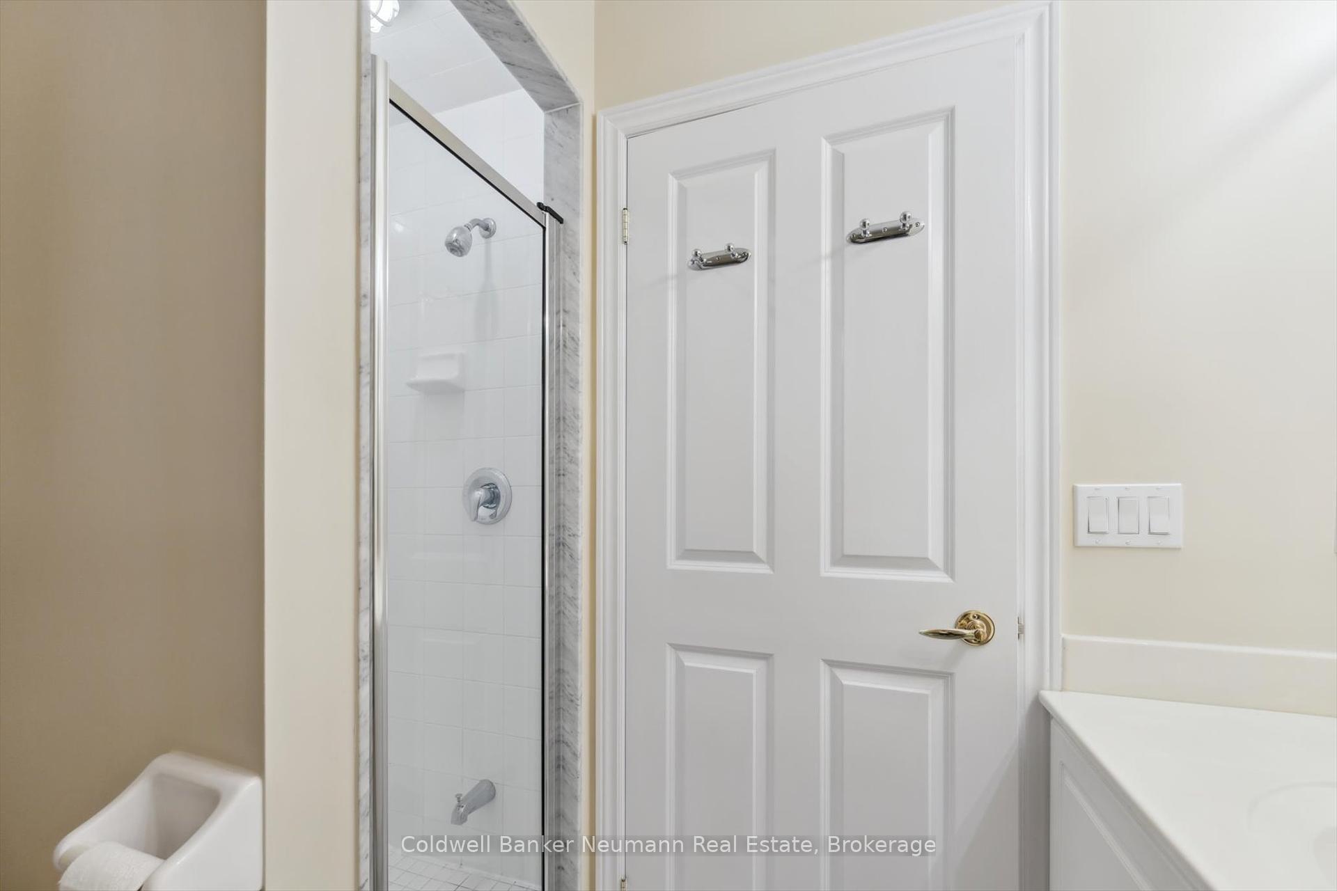 1 Bedroom Condo at 40 Old Mill, Oakville For sale