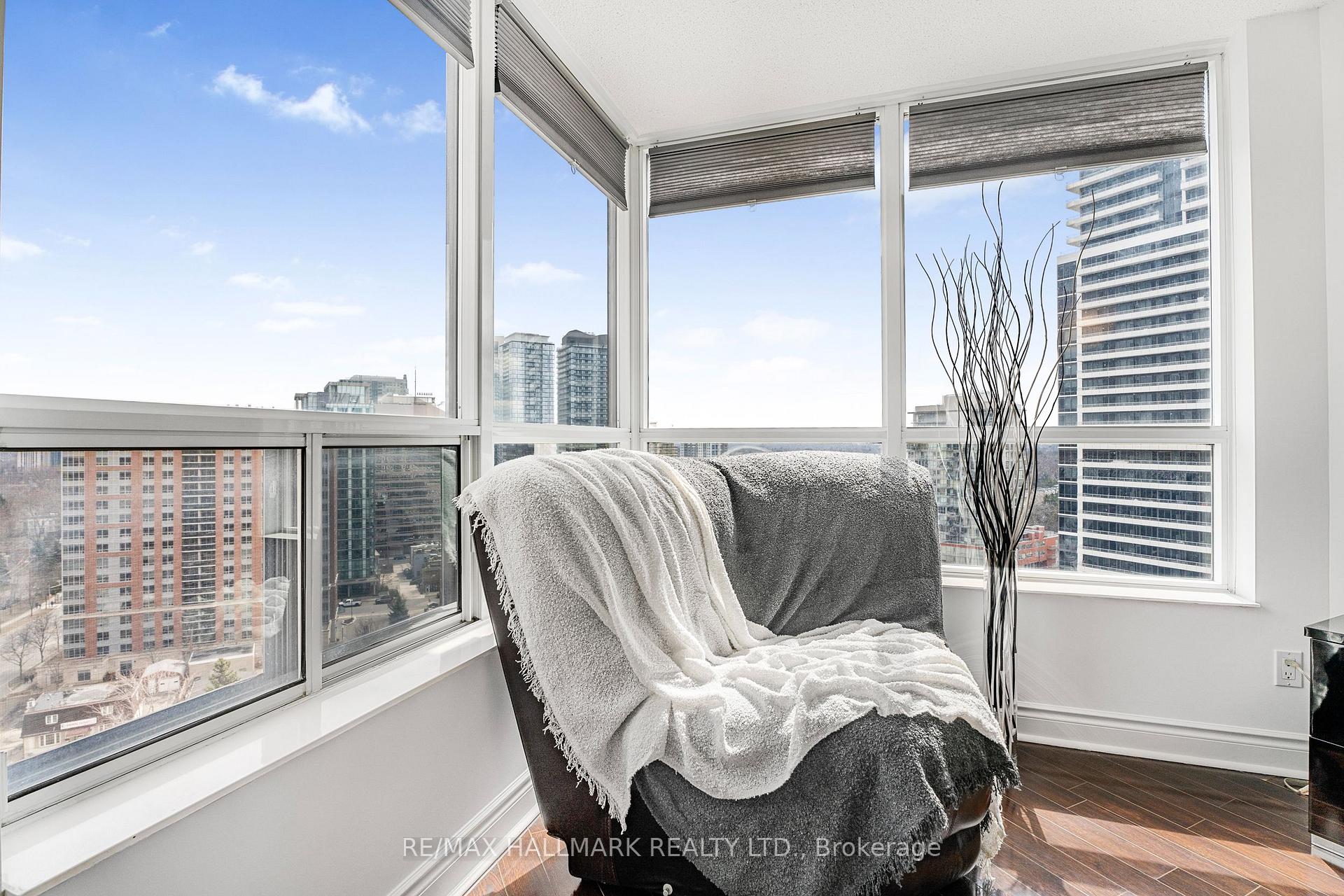3 Bedrooms Condo at 5 Northtown, Toronto For sale