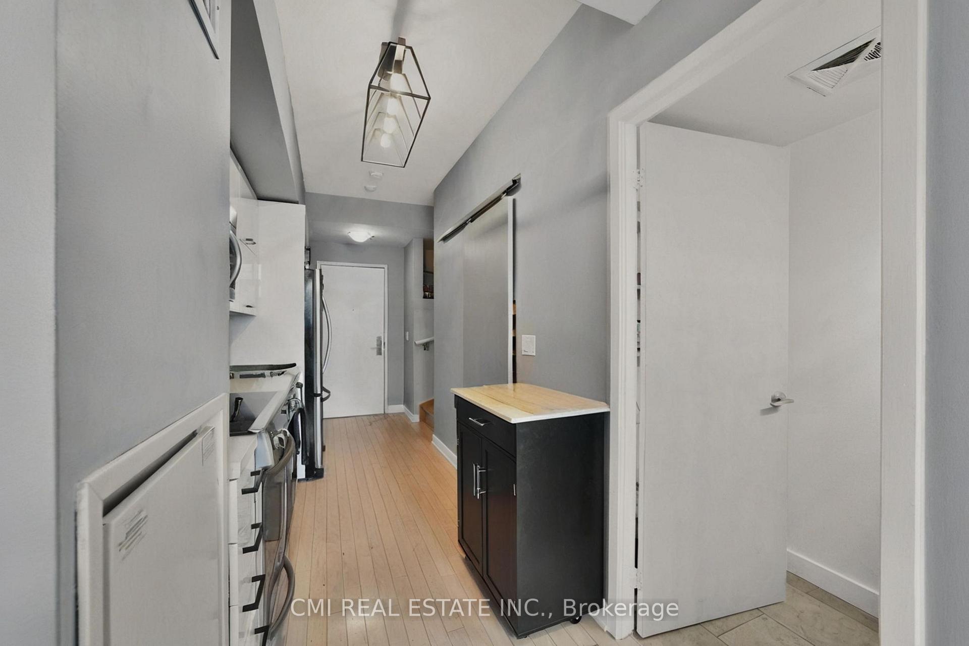 1 Bedroom Condo at 21 Nelson, Toronto For sale