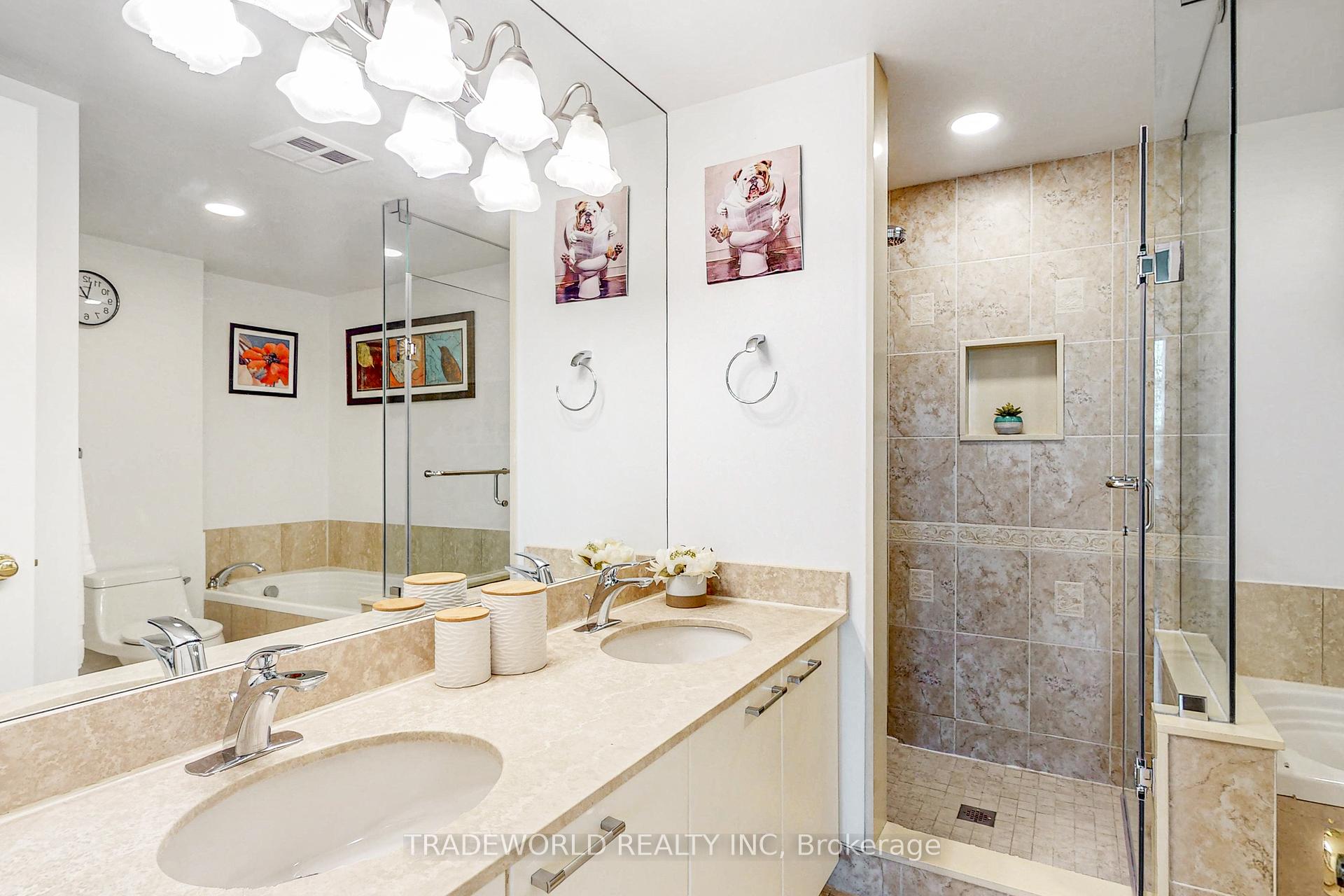 2 Bedrooms Condo at 18 William Carson, Toronto For sale