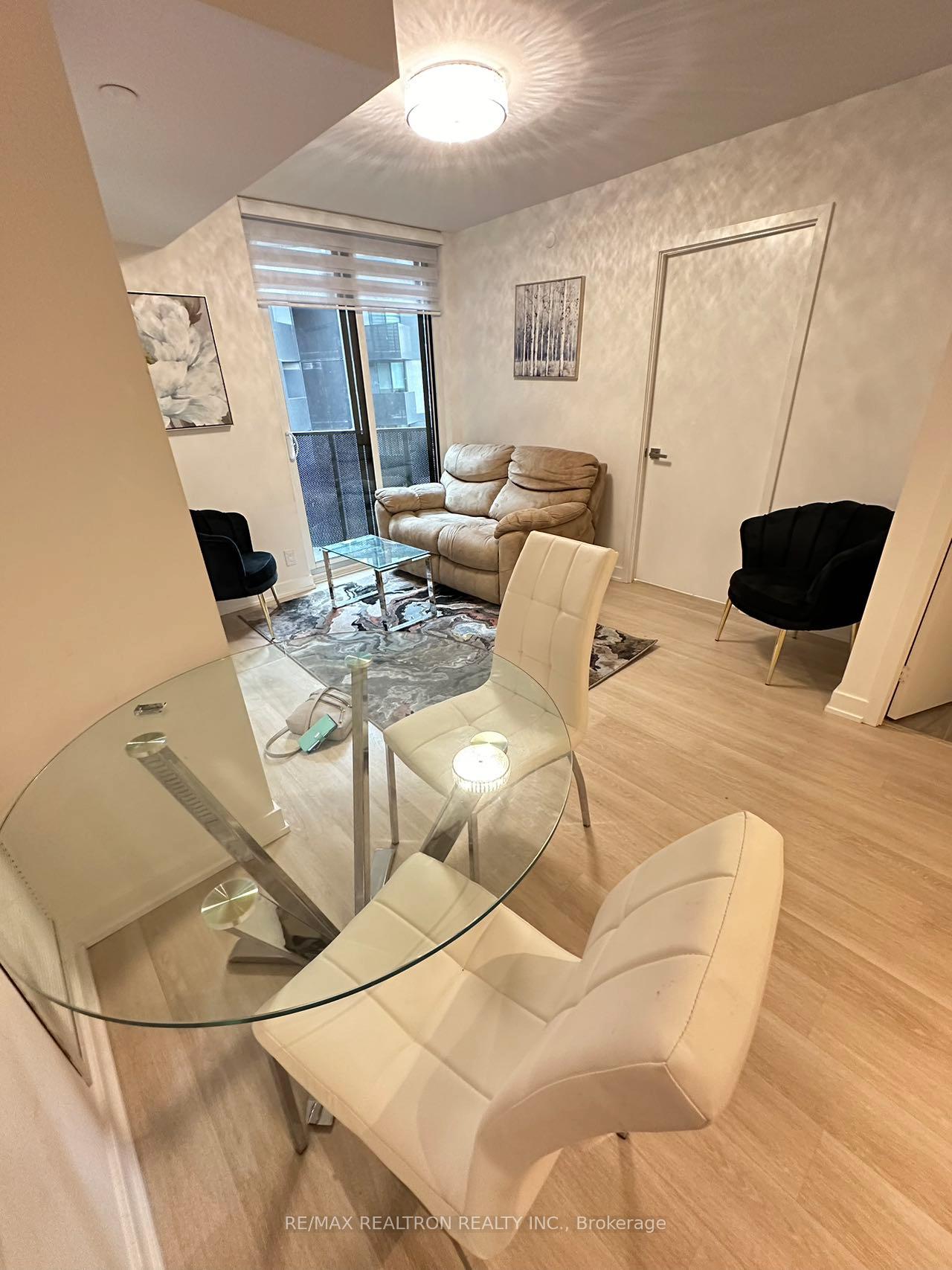 2 Bedrooms Condo at 30 Tretti,  Toronto For sale