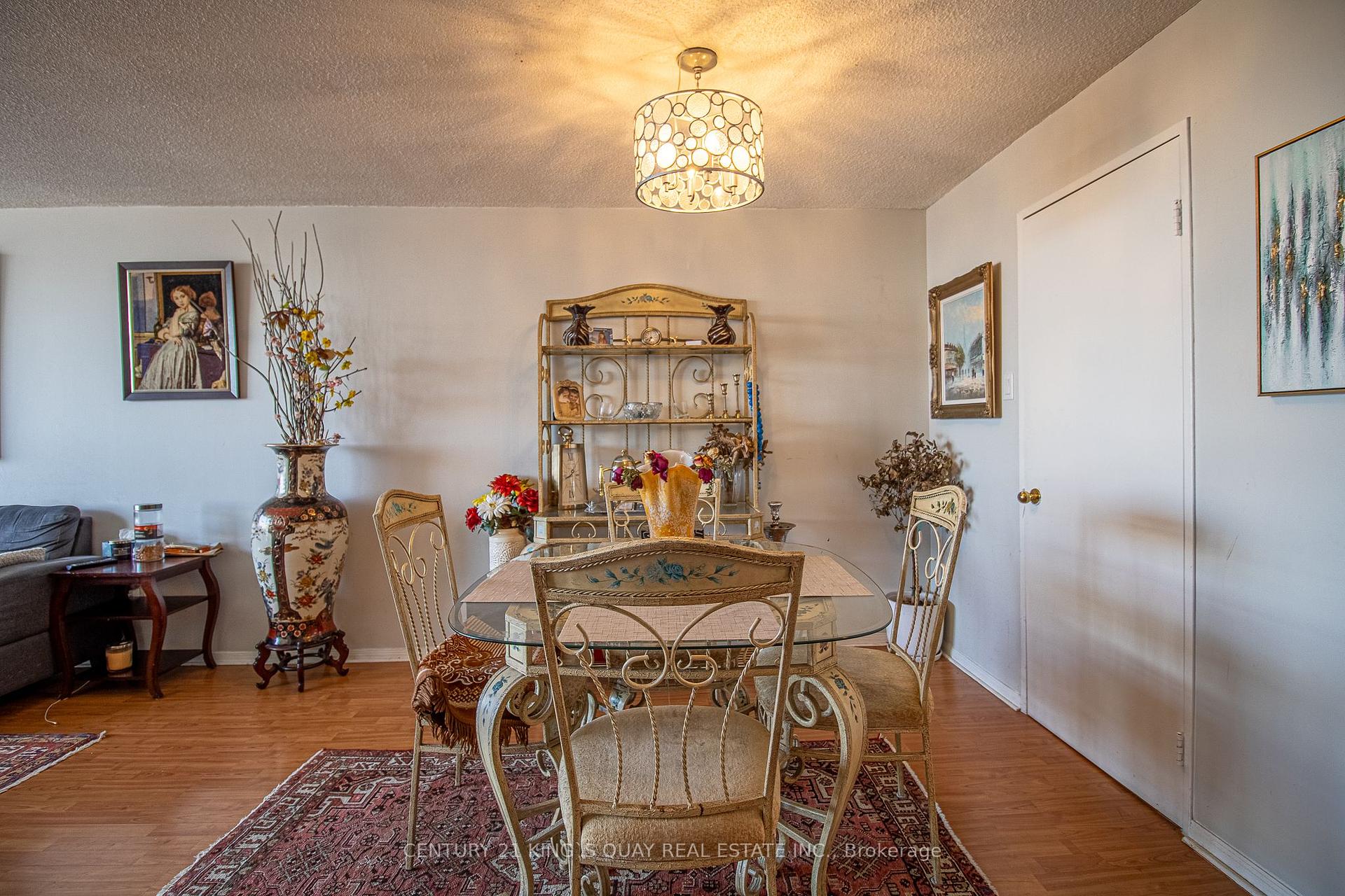 2 Bedrooms Condo at 4185 Shipp, Mississauga For sale