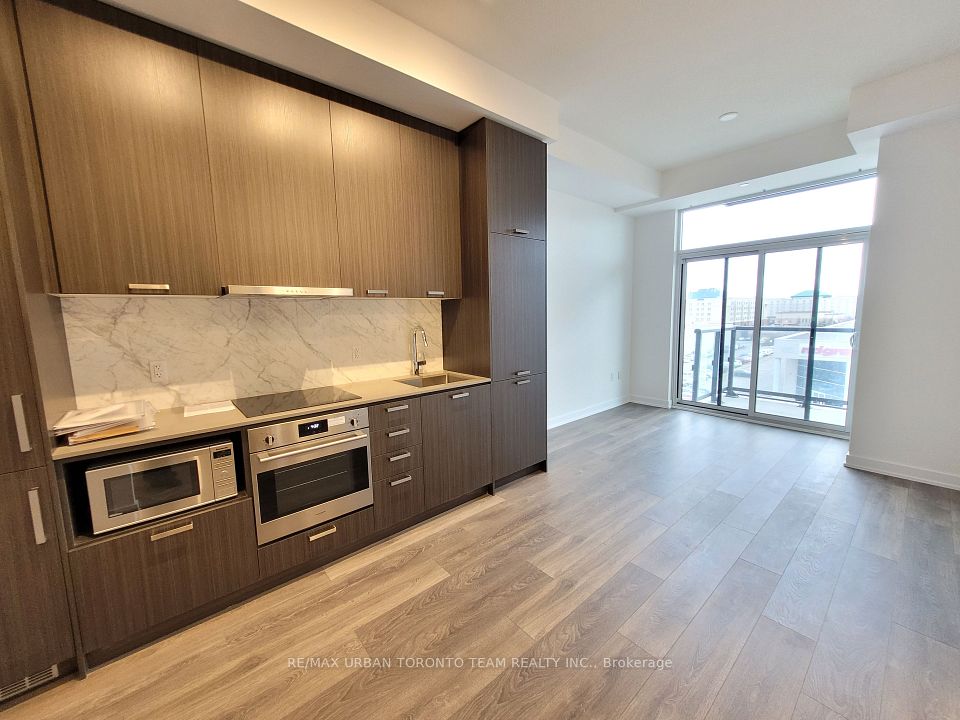 #522 - 10 Honeycrisp Crescent, Vaughan, ON L4K 0M7
