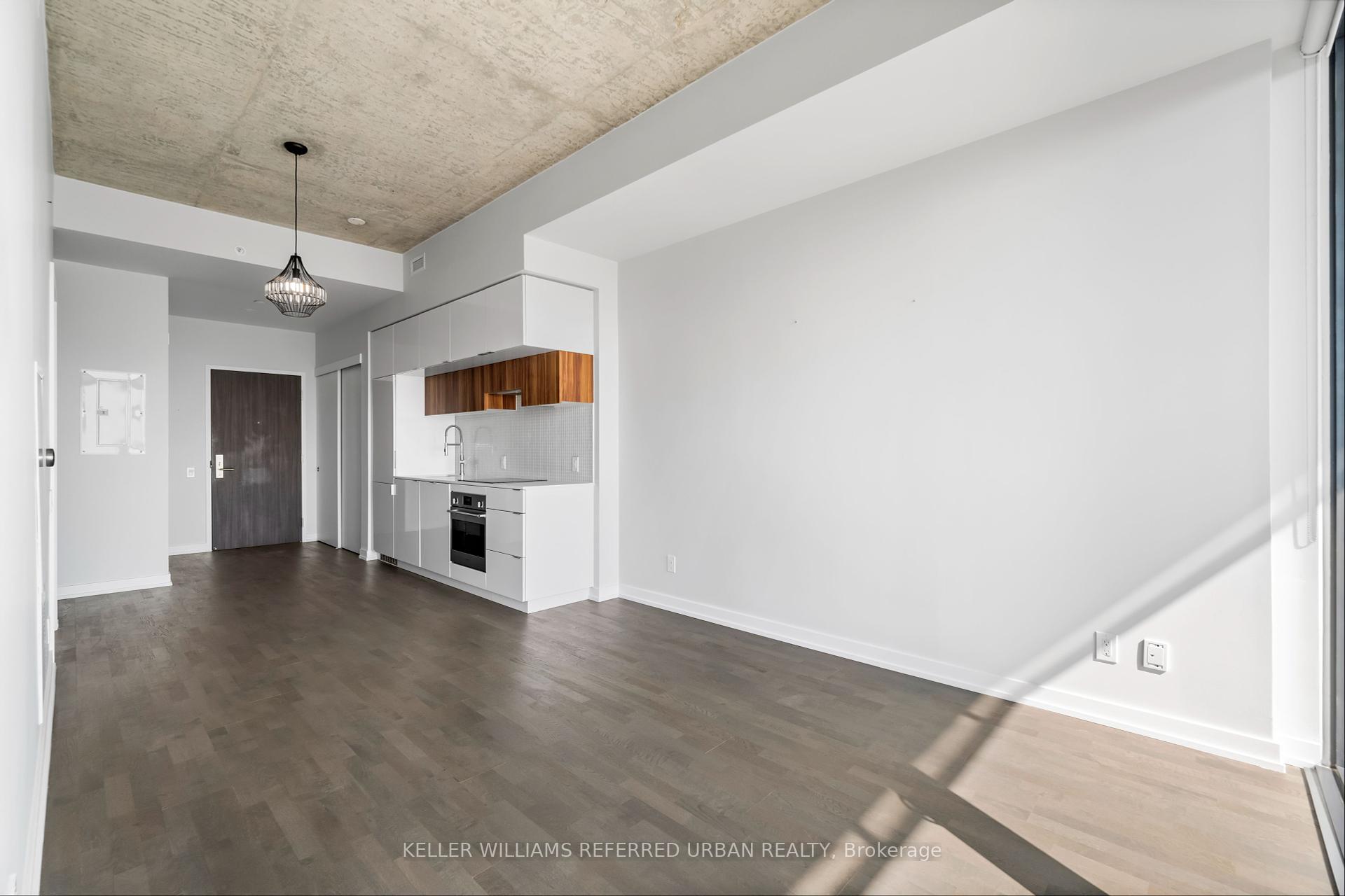 2 Bedrooms Condo at 185 Roehampton, Toronto For sale