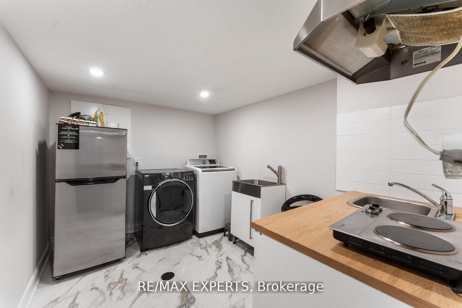 5 Bedrooms Condo at 1484 Torrington, Mississauga For sale