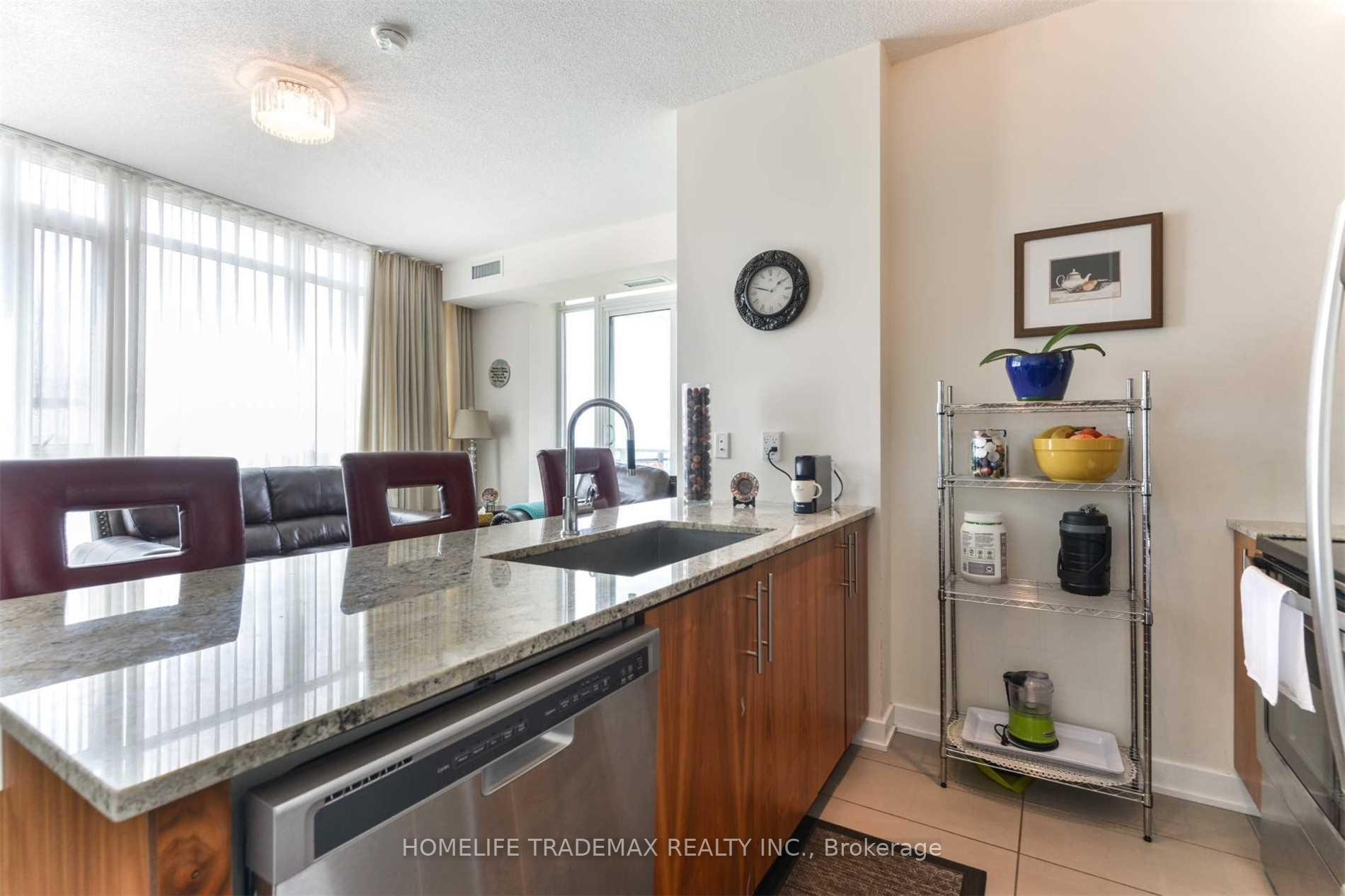 3 Bedrooms Condo at 4099 Brickstone, Mississauga For sale