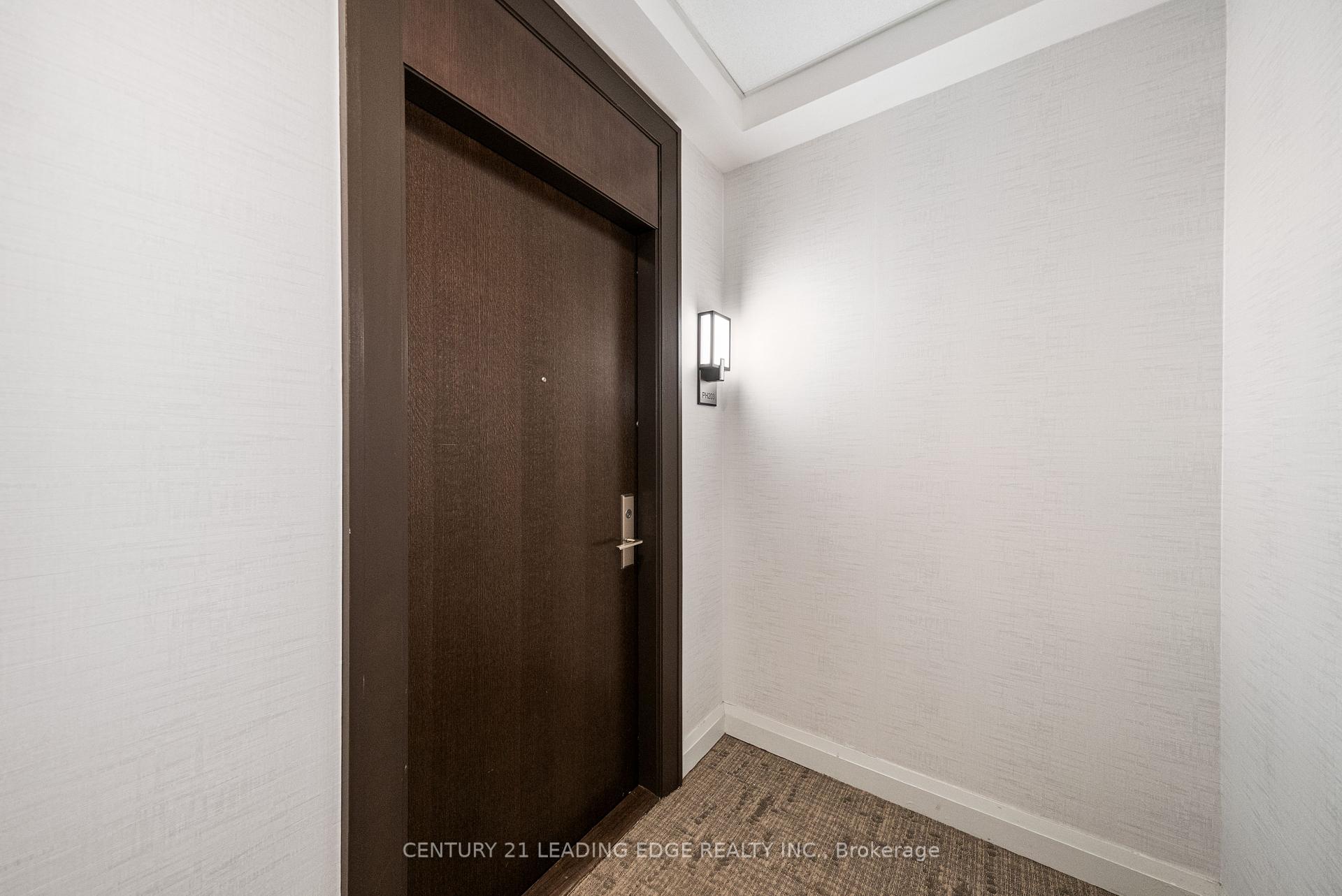 2 Bedrooms Condo at 460 Adelaide, Toronto For sale