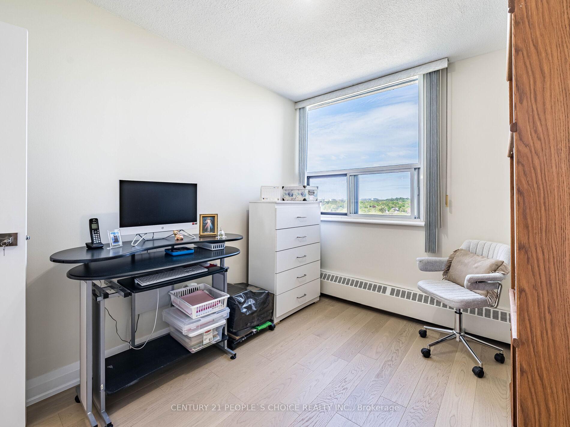 2 Bedrooms Condo at 451 The West Mall, Toronto For sale