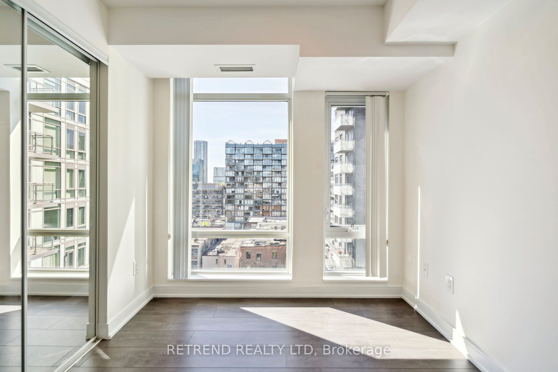 525 Adelaide Street W, #1116
