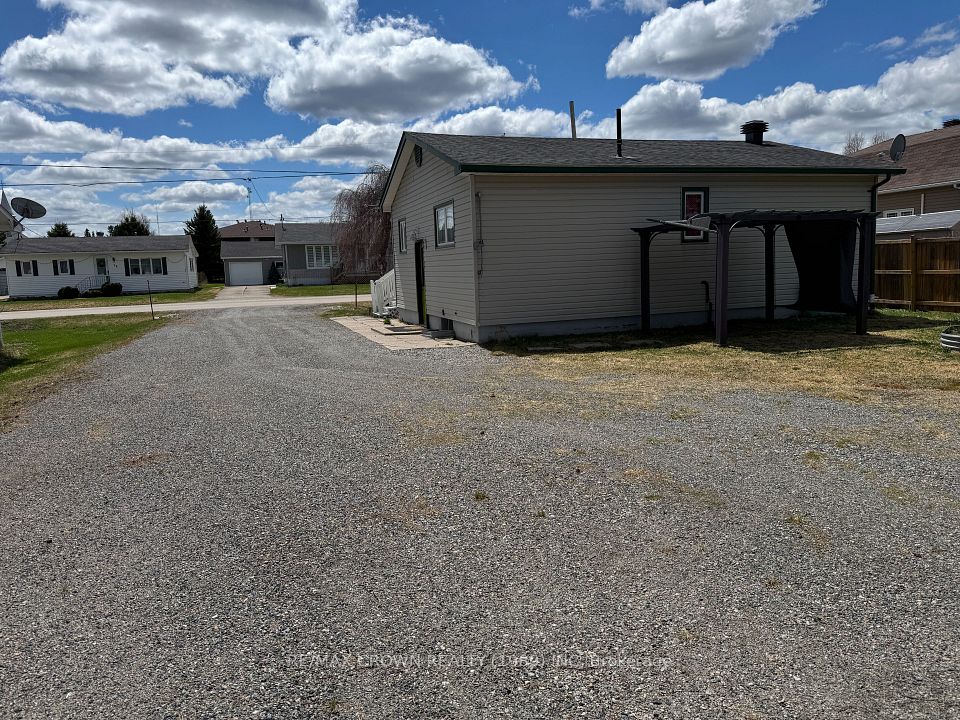 35 Gauthier Street, Fauquier-Strickland, ON P0L 1G0