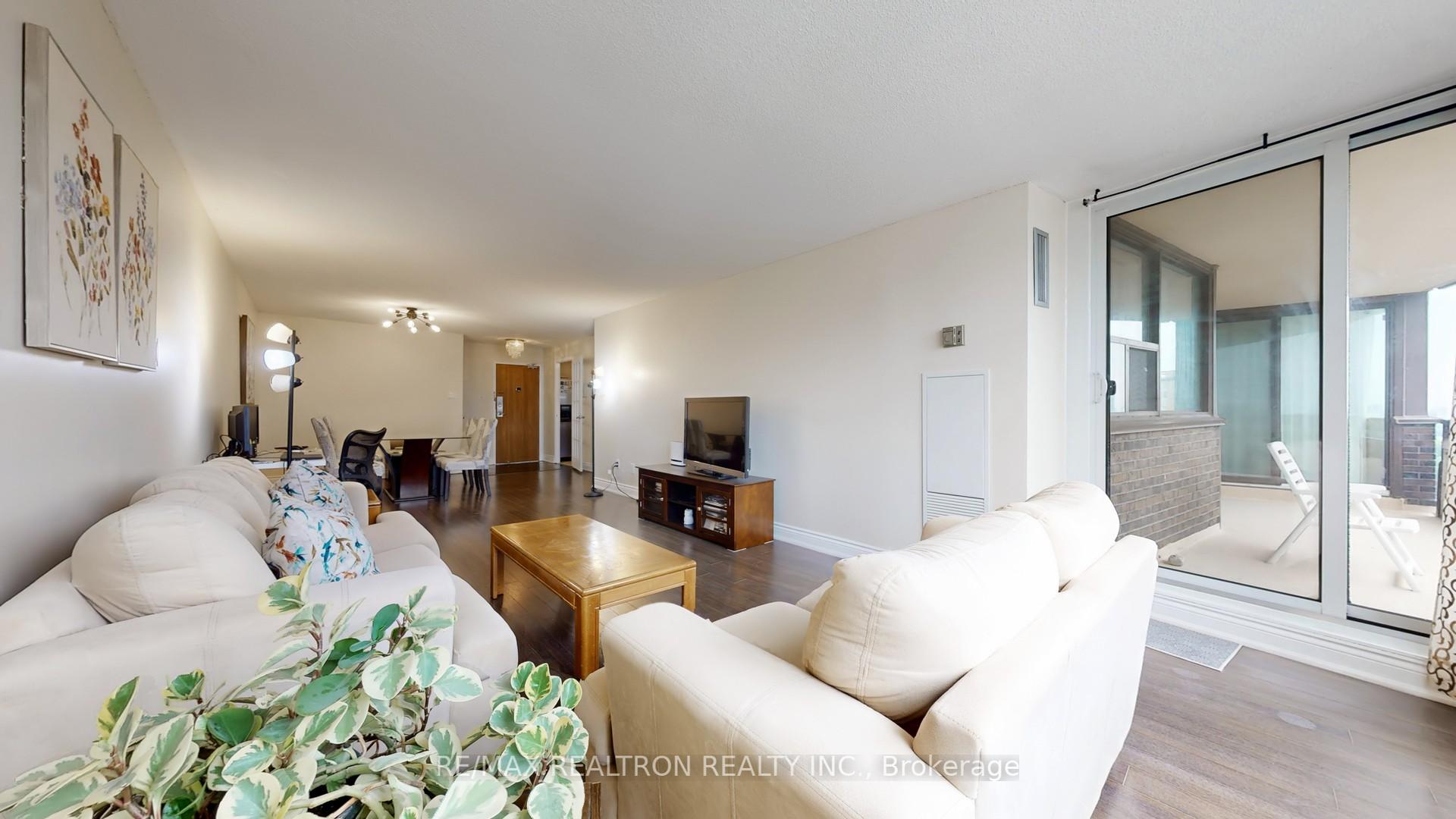 3 Bedrooms Condo at 45 Huntingdale, Toronto For sale