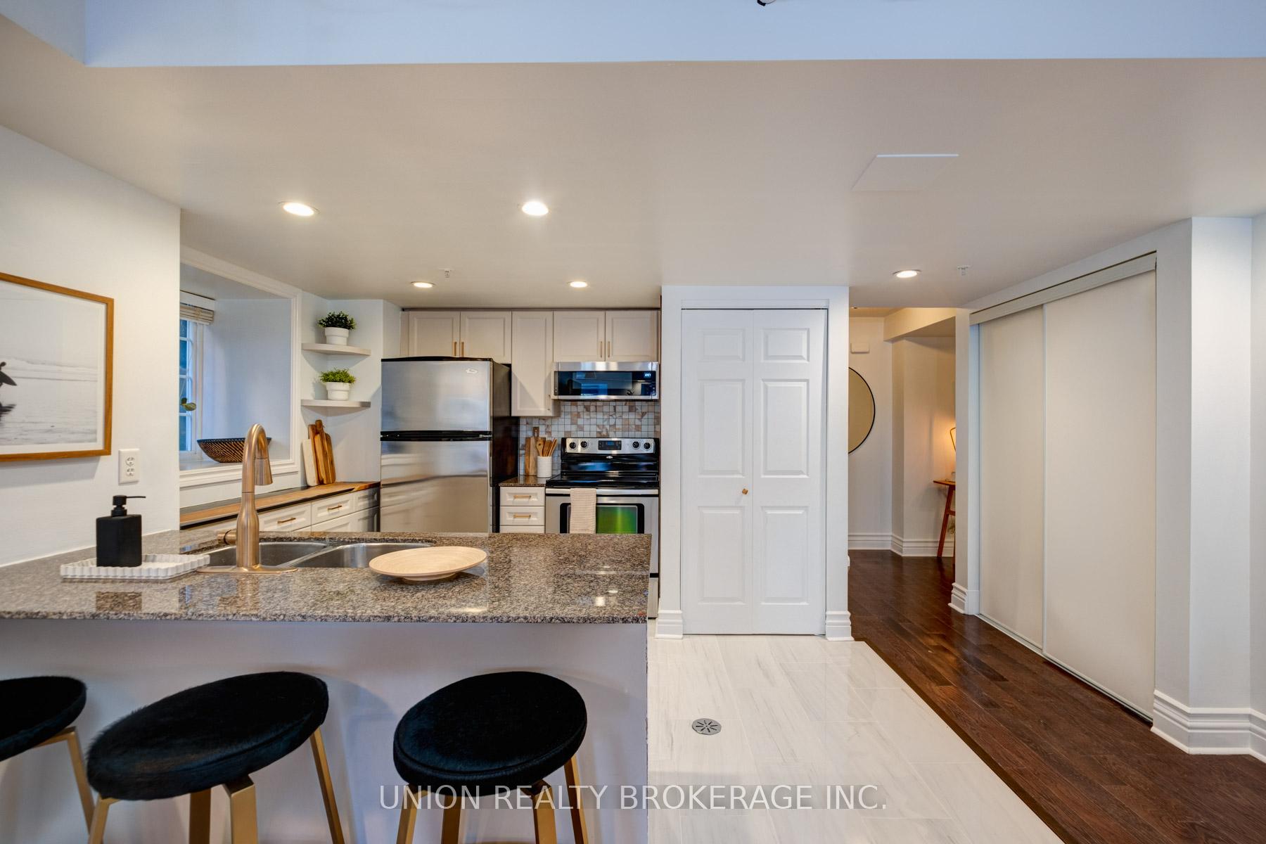 1 Bedroom Condo at 539 Jarvis,  Toronto For sale
