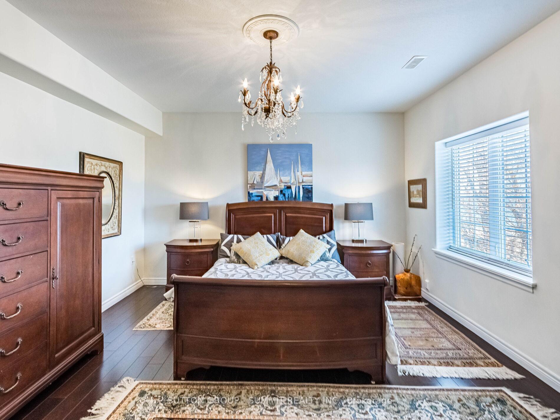 3 Bedrooms Condo at 484 Millen, Hamilton For sale