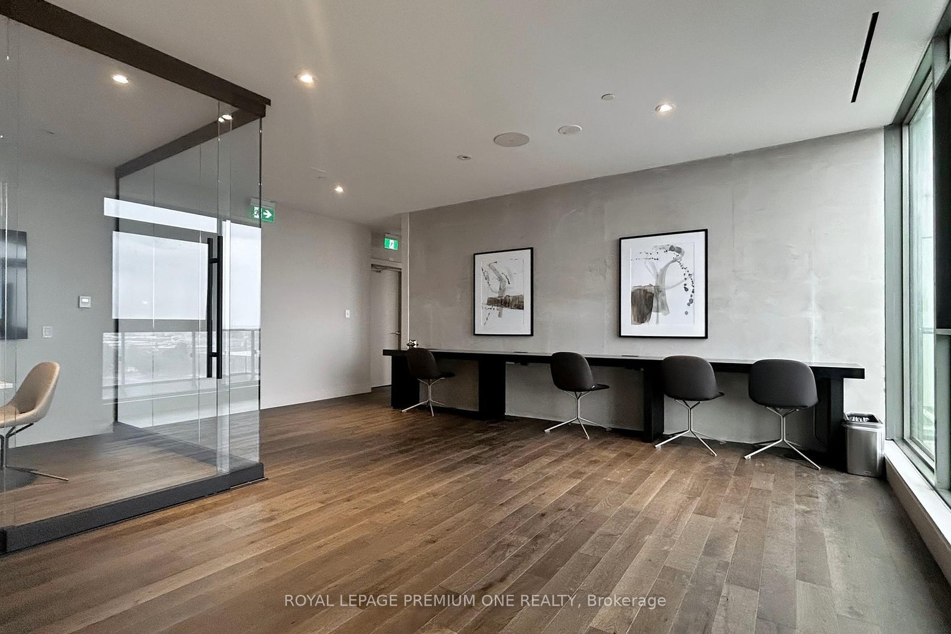2 Bedrooms Condo at 1000 Portage,  Vaughan For sale