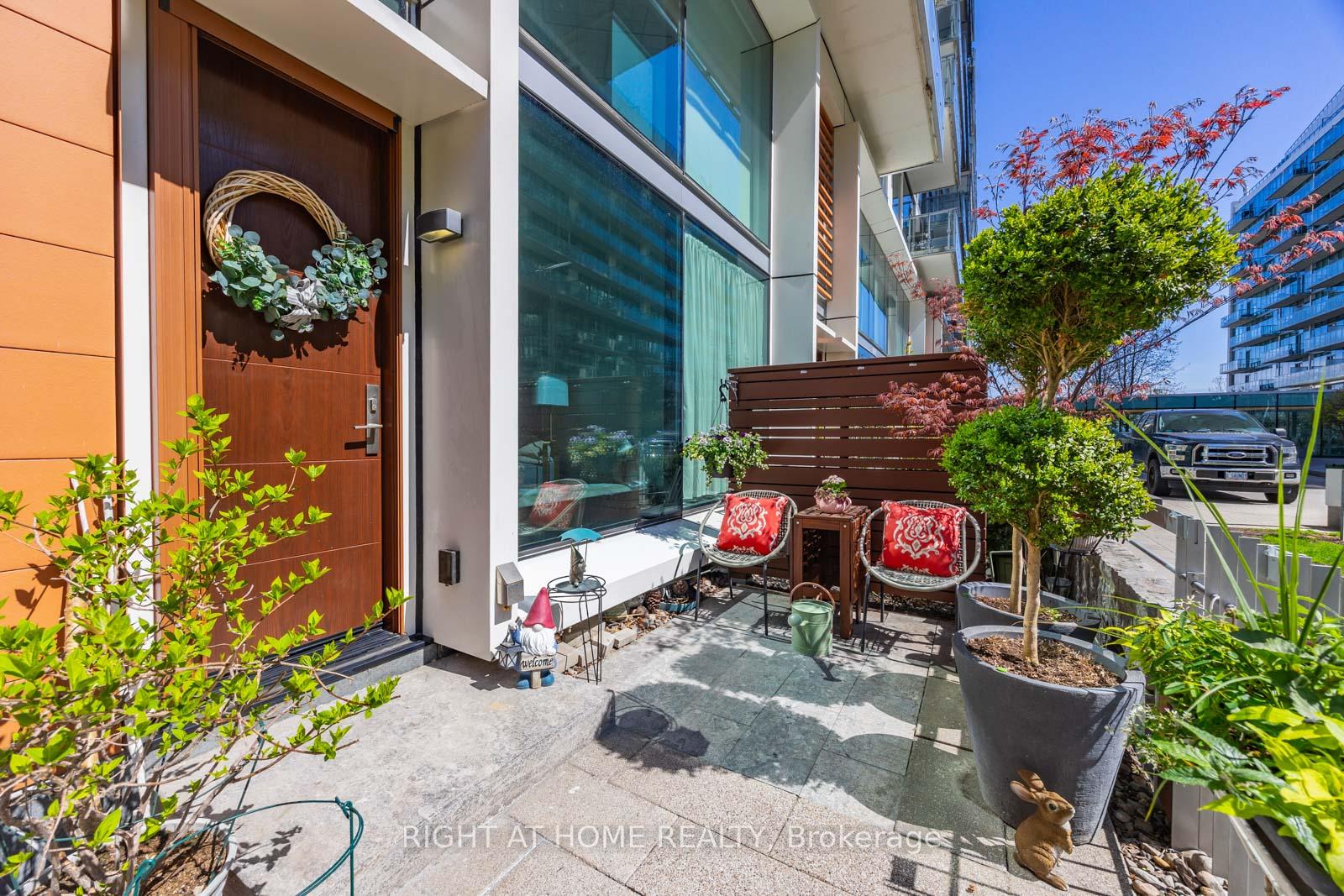 2 Bedrooms Condo at 39 Queens, Toronto For sale