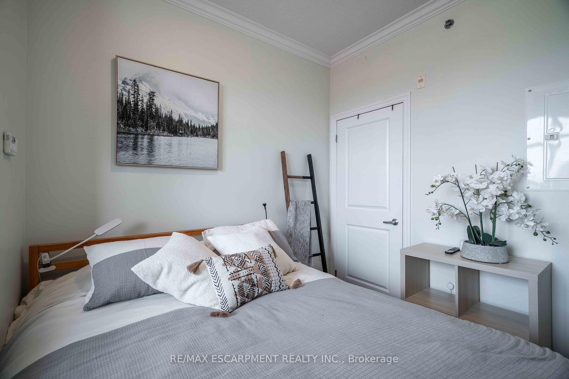 1 Bedroom Condo at 90 CHARLTON, Hamilton For sale