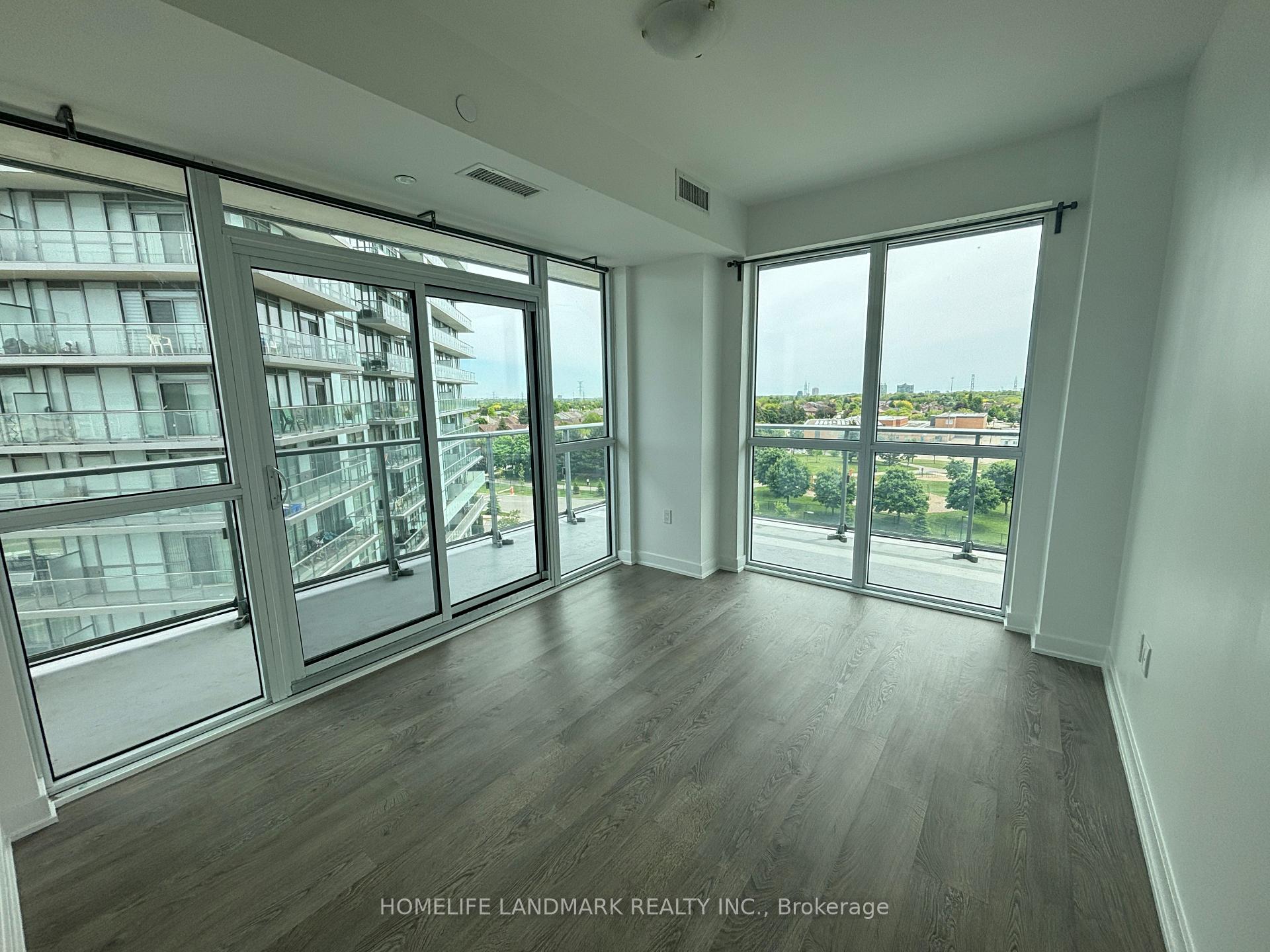 3 Bedrooms Condo at 4677 Glen Erin, Mississauga For sale
