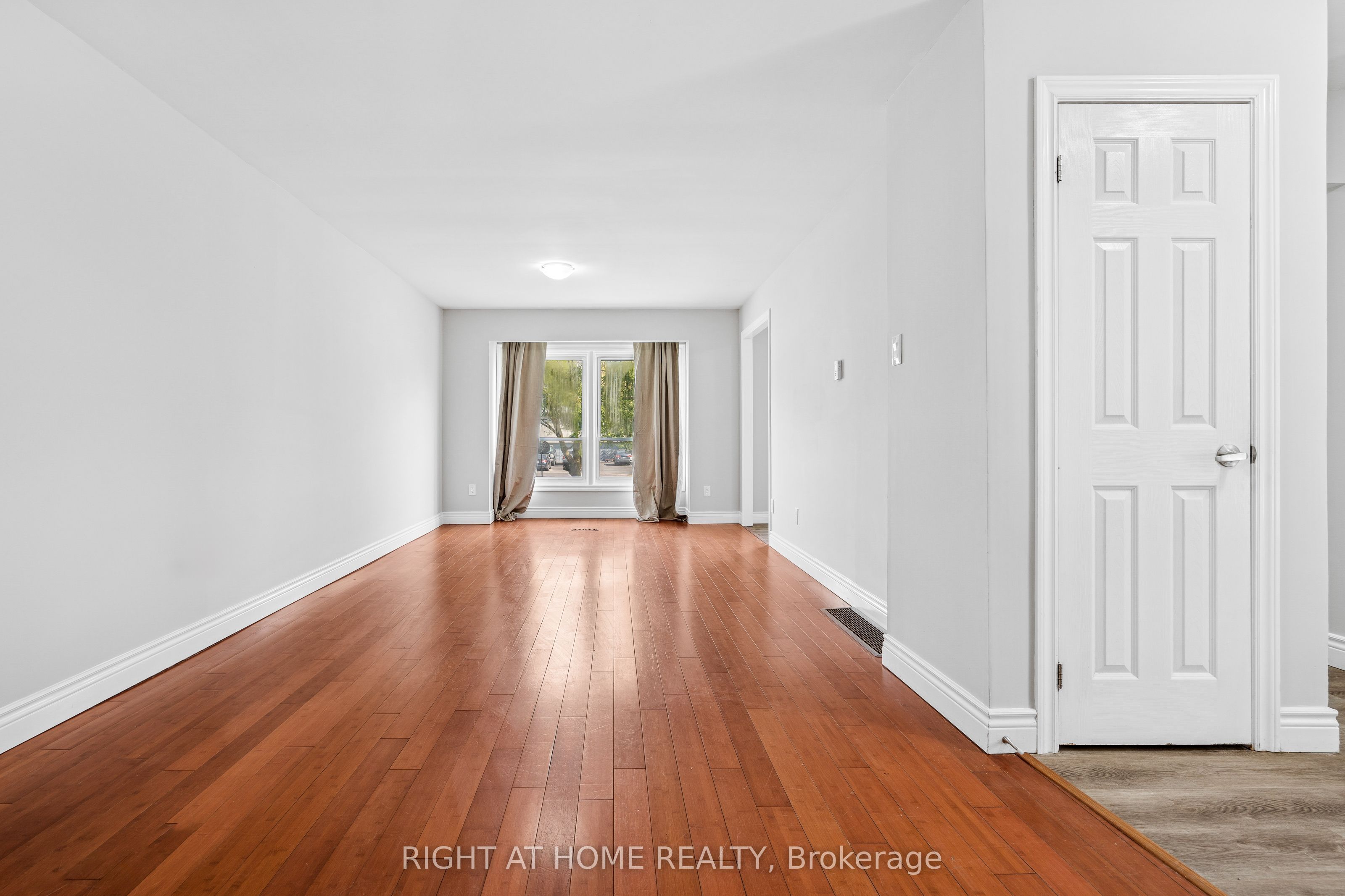 21 Ashdale Court