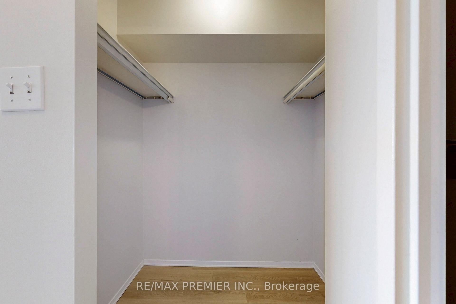 2 Bedrooms Condo at 3 Rowntree, Toronto For sale