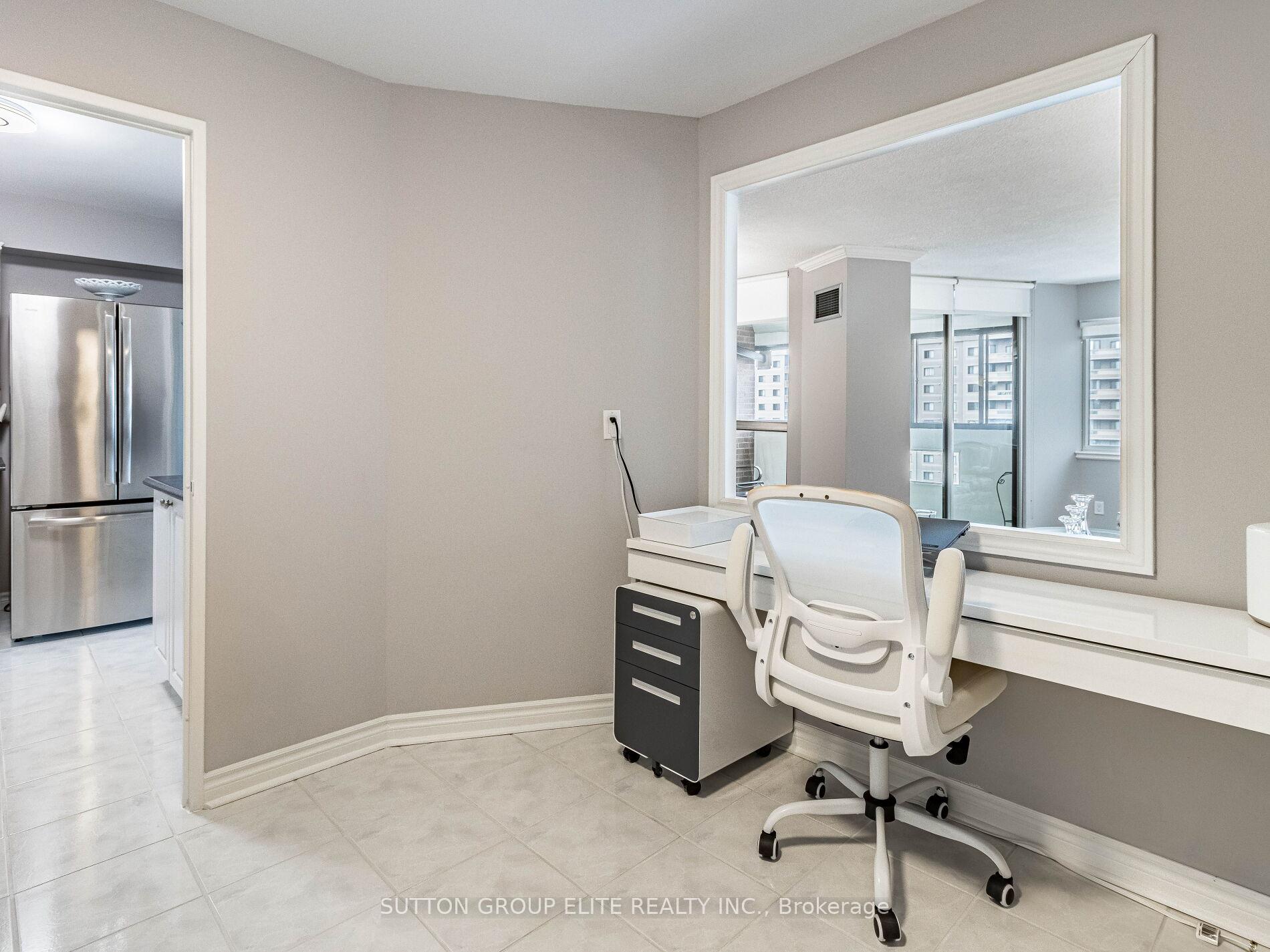 2 Bedrooms Condo at 50 Elm, Mississauga For sale