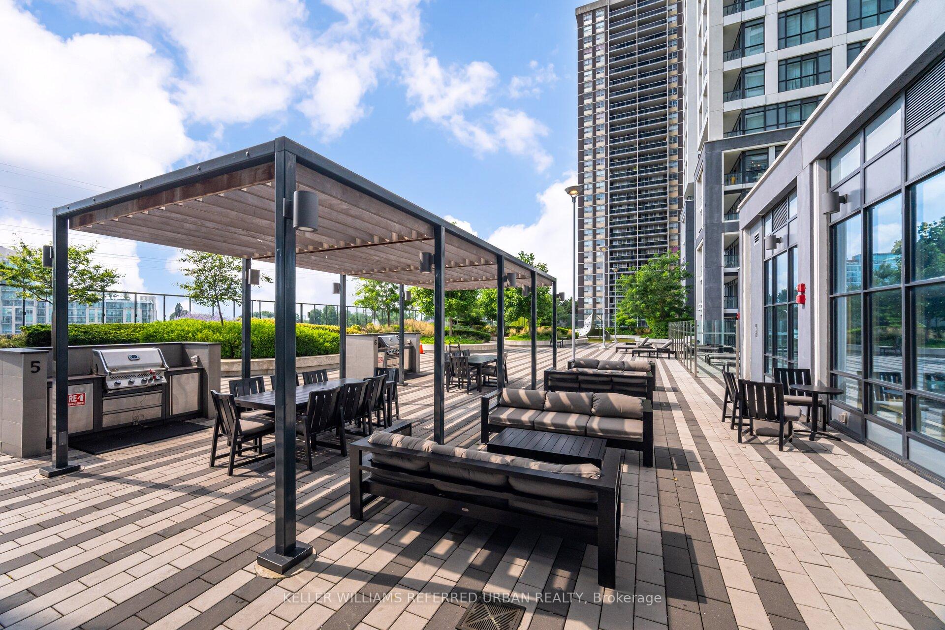 2 Bedrooms Condo at 9 Mabelle, Toronto For sale