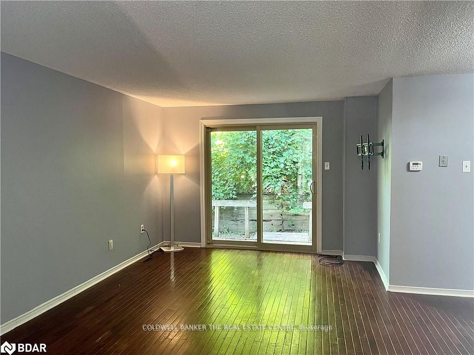 42 Shadowood Road, Barrie, ON L4N 7K5