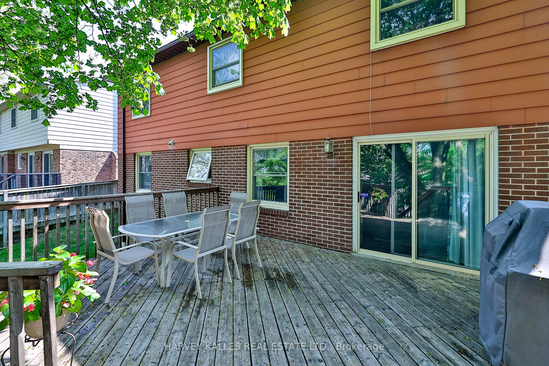 28 Waggoners Wells Lane
