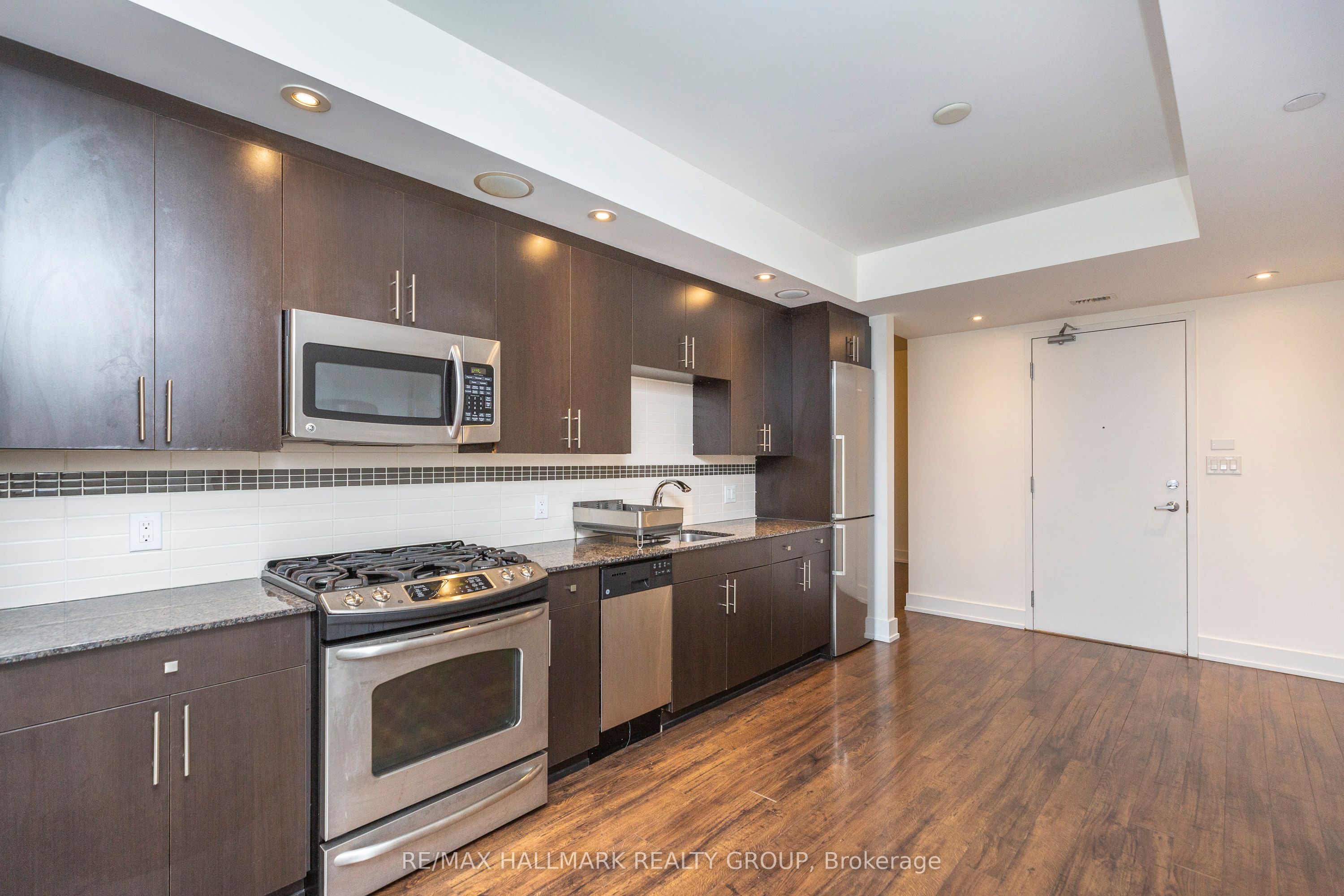 100 Champagne Avenue S #403, Dows Lake - Civic Hospital and Area 4503 - West Centre Town