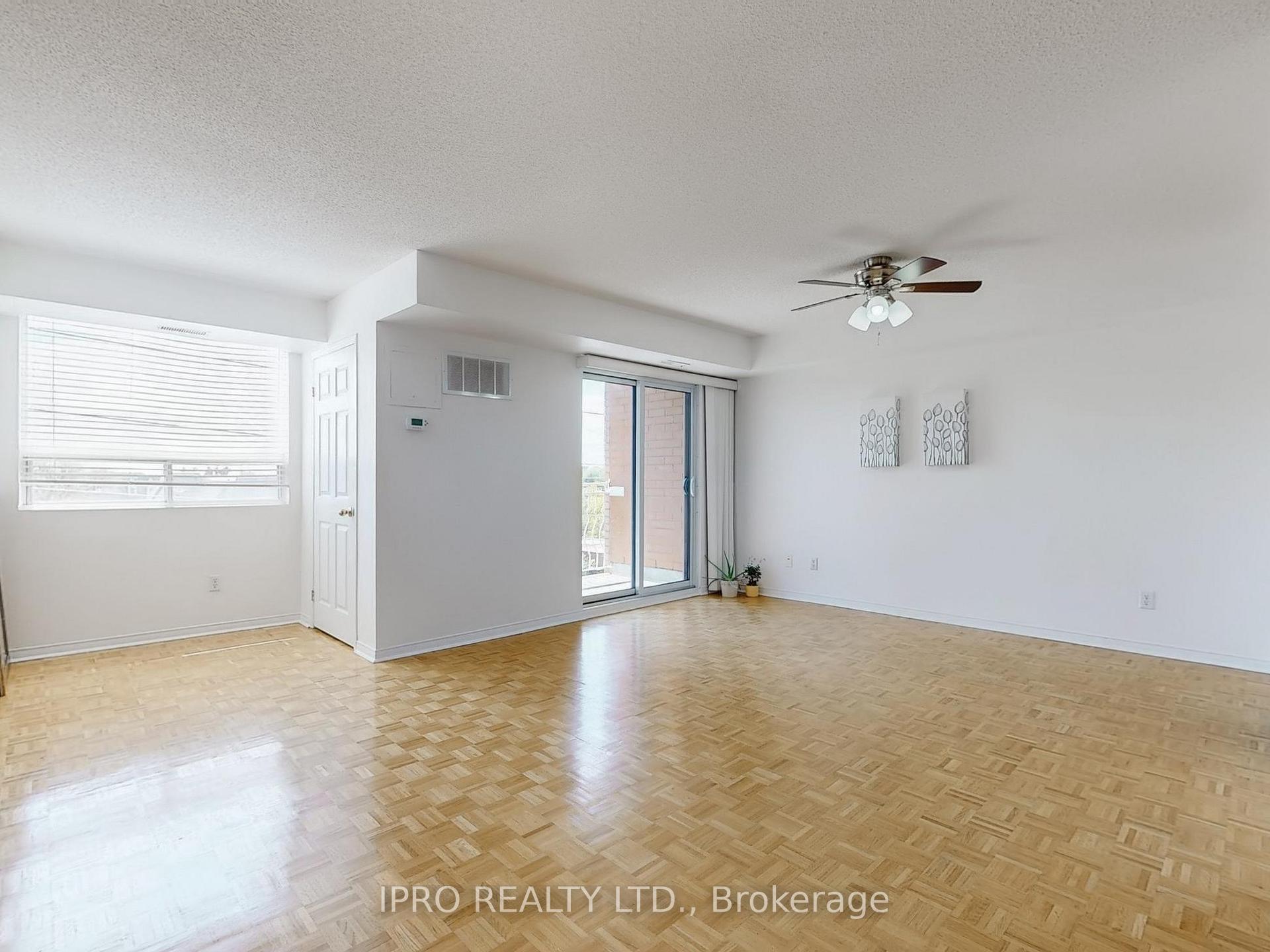 2 Bedrooms Condo at 32 Tannery, Mississauga For sale