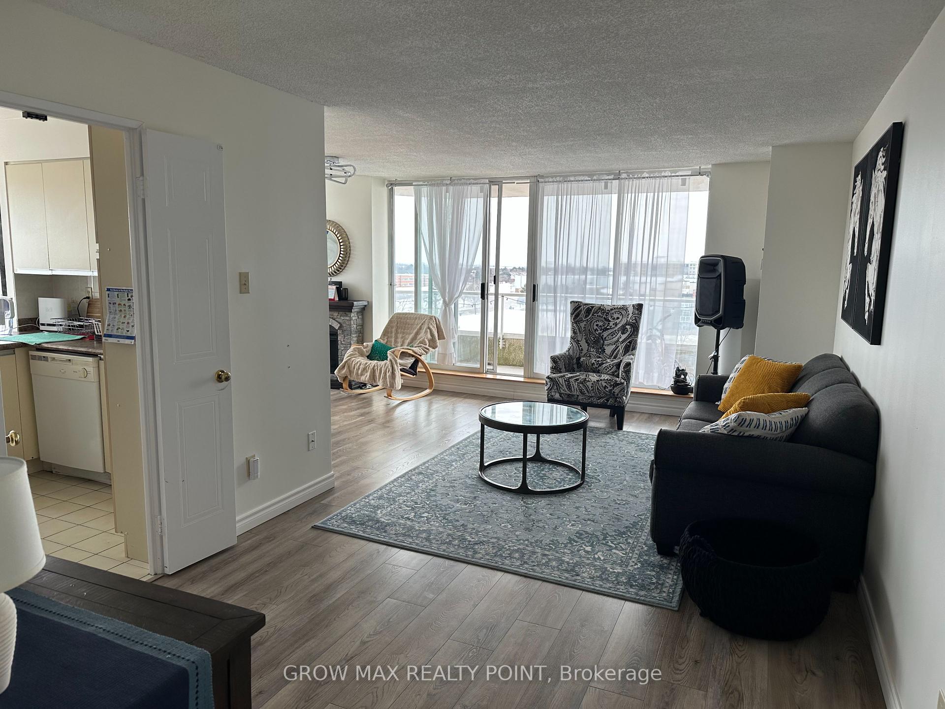 2 Bedrooms Condo at 410 Mclevin,  Toronto For sale