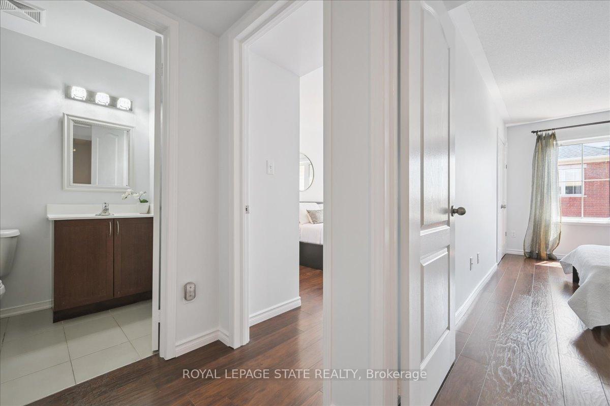 2 Bedrooms Condo at 2450 Post, Oakville For sale