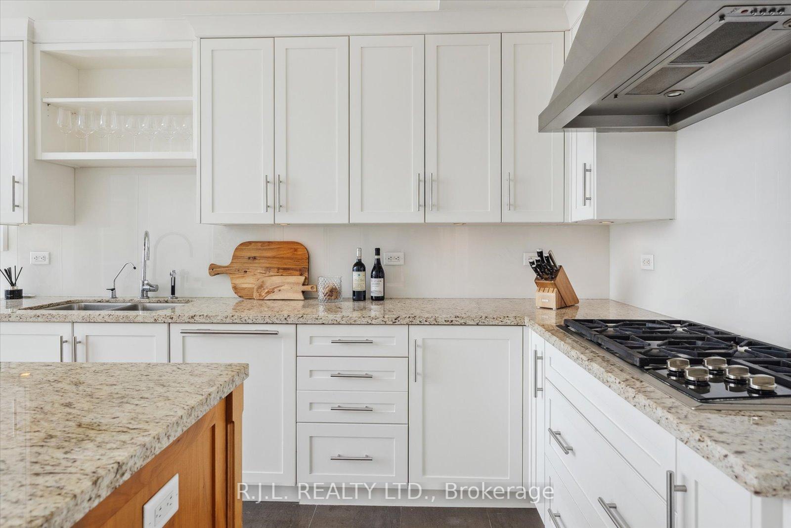 1 Bedroom Condo at 183 Wellington, Toronto For sale