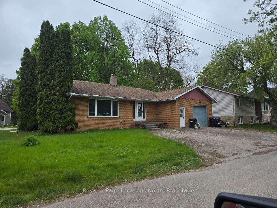 233 Mowat Street, Clearview, ON L0M 1S0