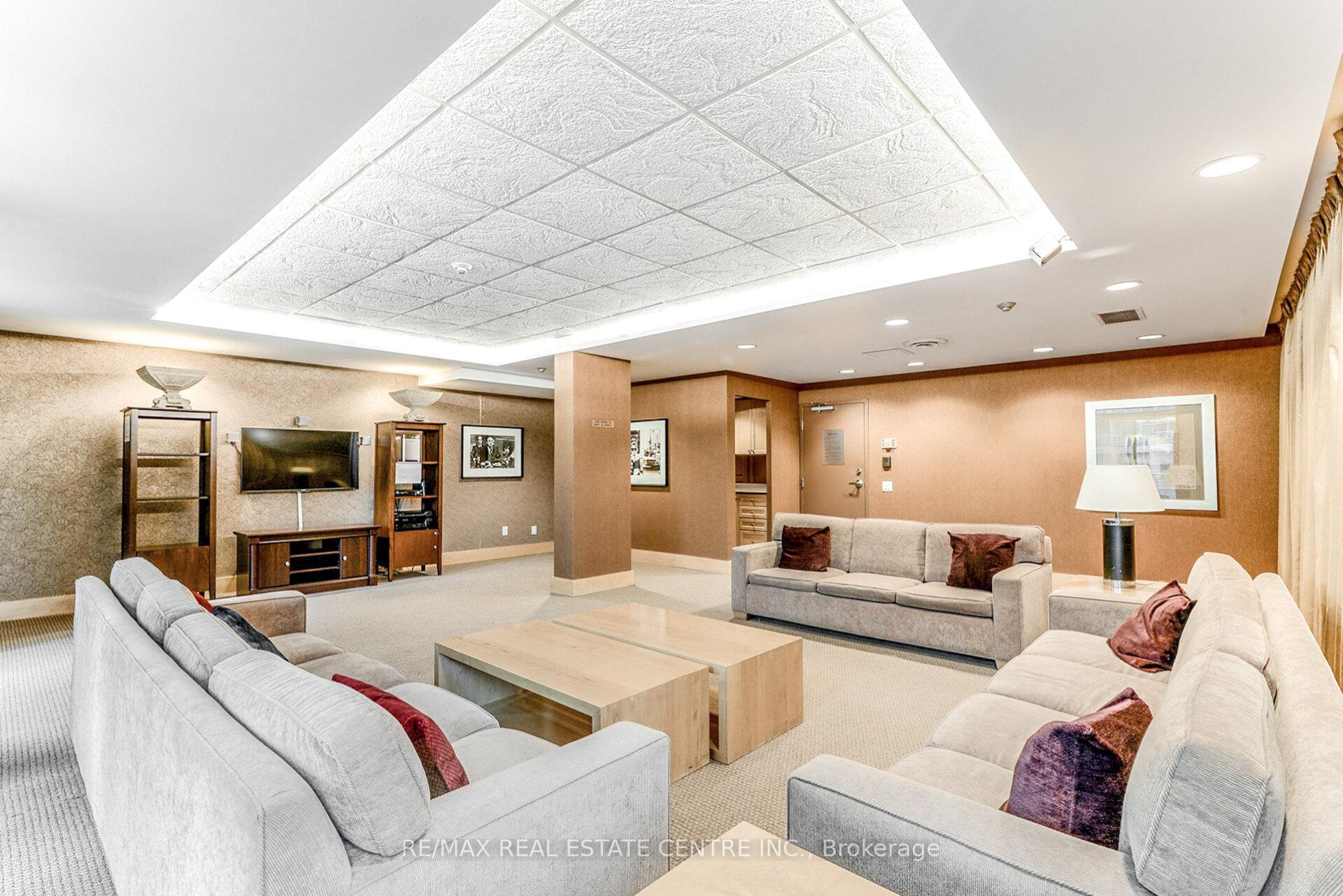 2 Bedrooms Condo at 5 Marine Parade,  Toronto For sale