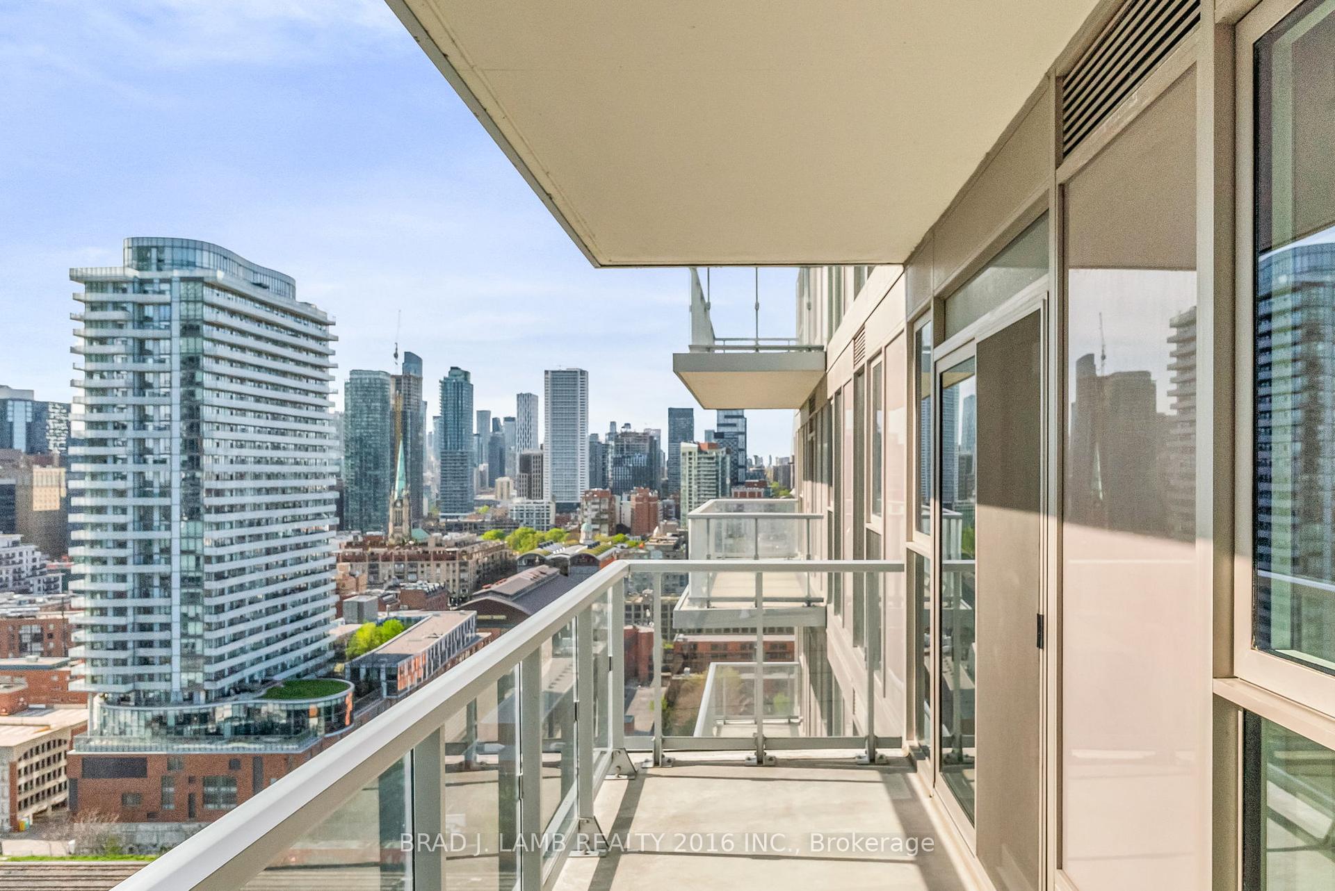 2 Bedrooms Condo at 20 Richardson, Toronto For sale